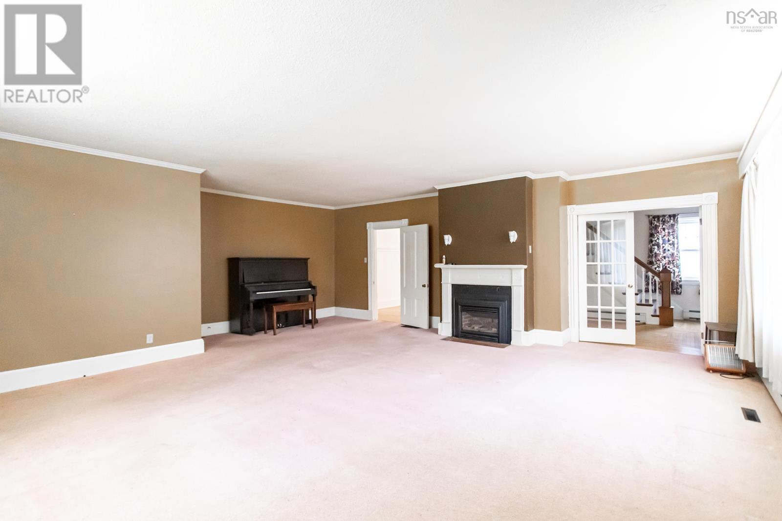 Property 15 of 27 of 206 Main Street