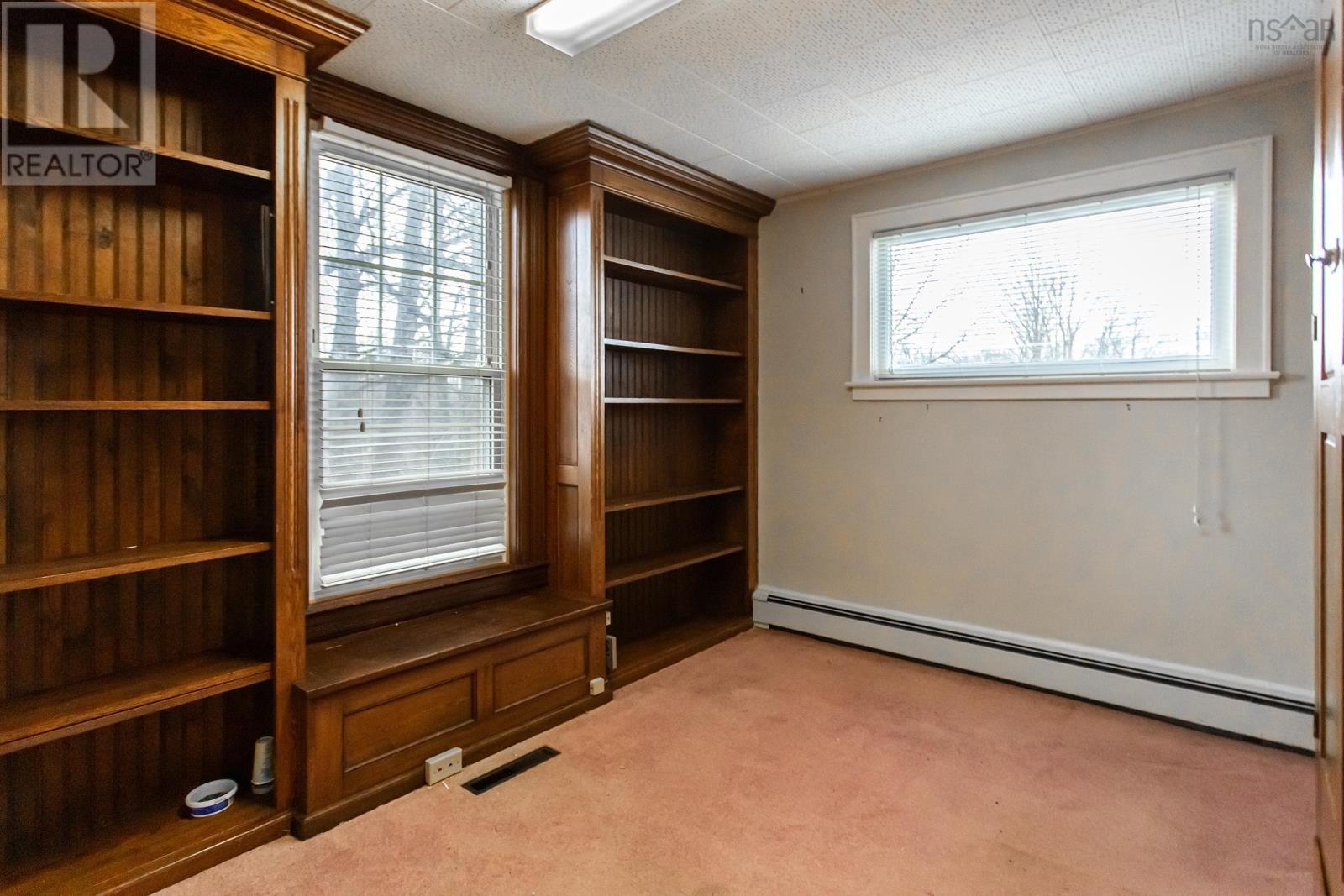 Property 18 of 27 of 206 Main Street