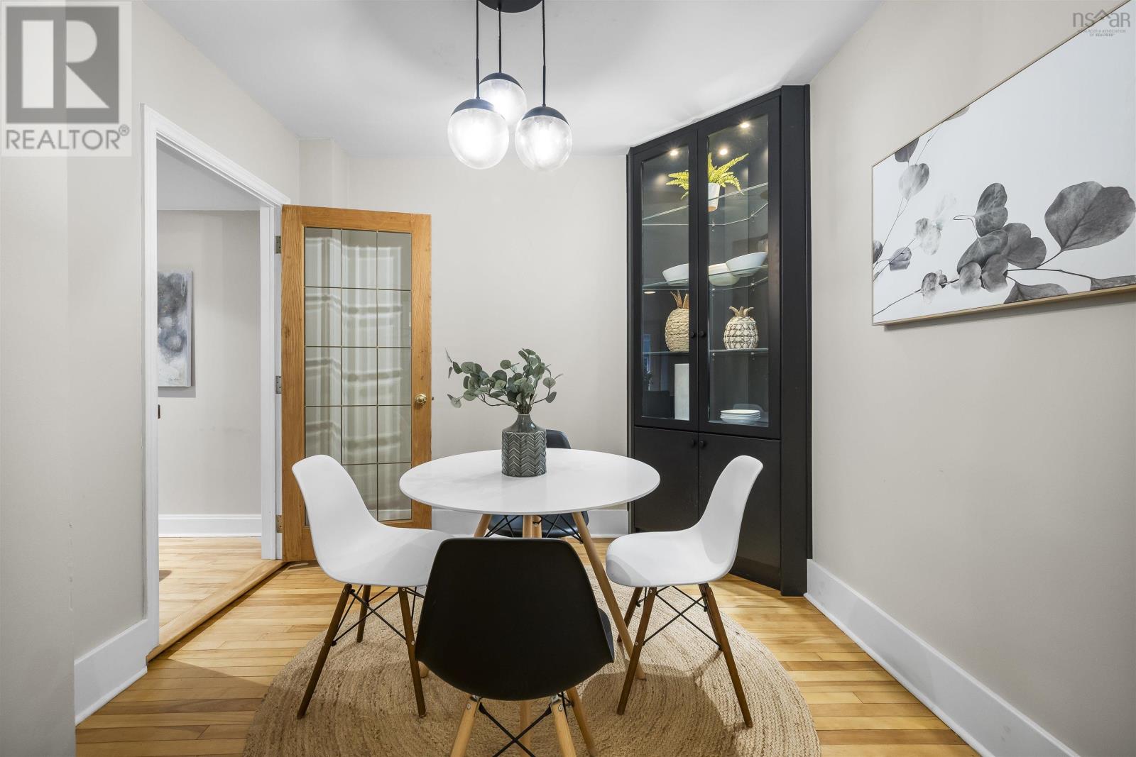 Property 16 of 49 of 6490 London Street