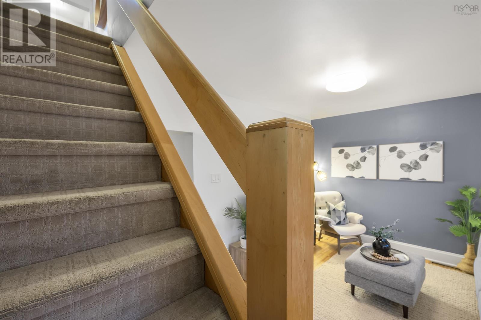 Property 30 of 49 of 6490 London Street