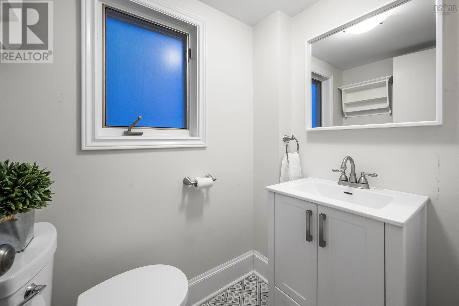 Property 28 of 49 of 6490 London Street