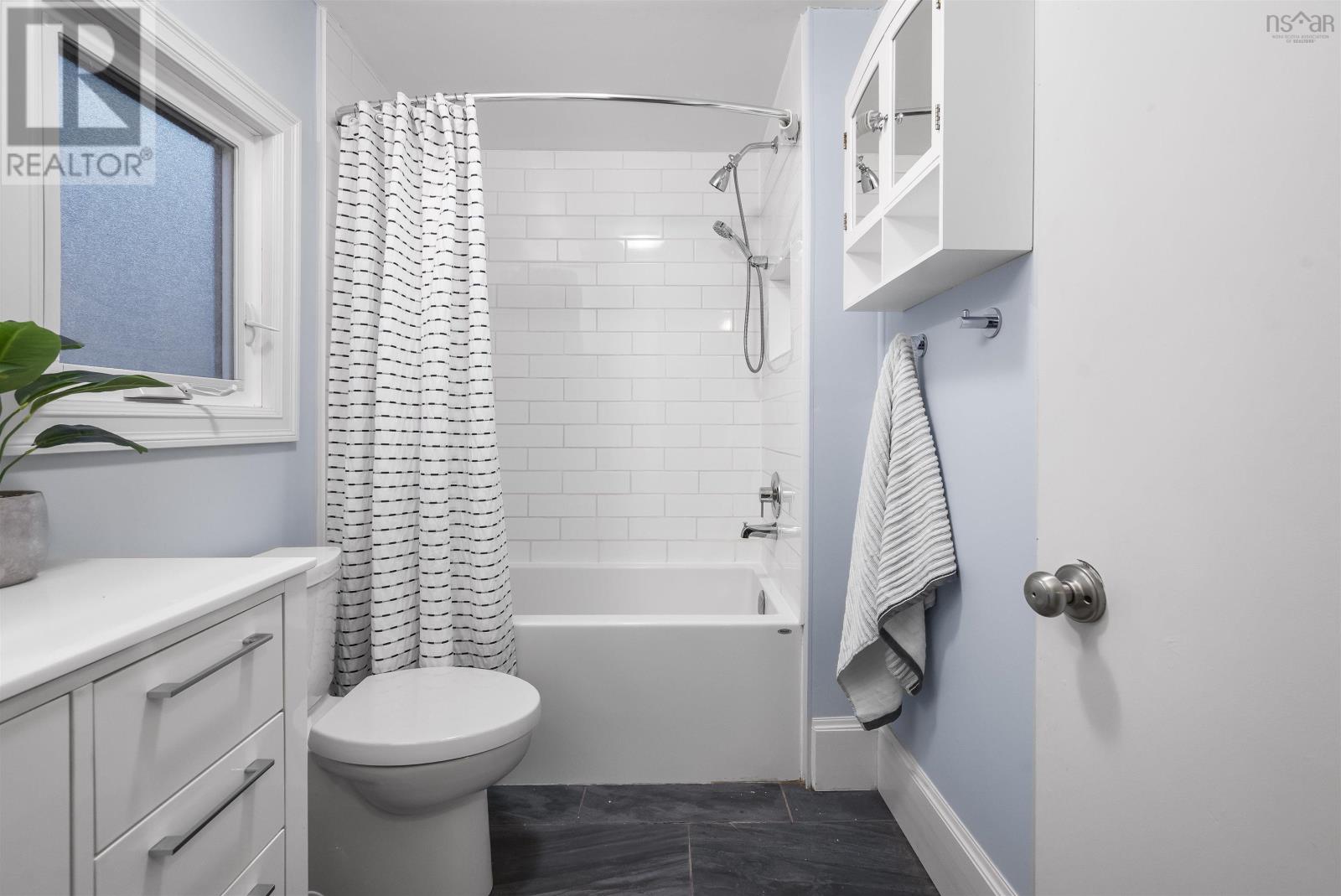 Property 38 of 49 of 6490 London Street