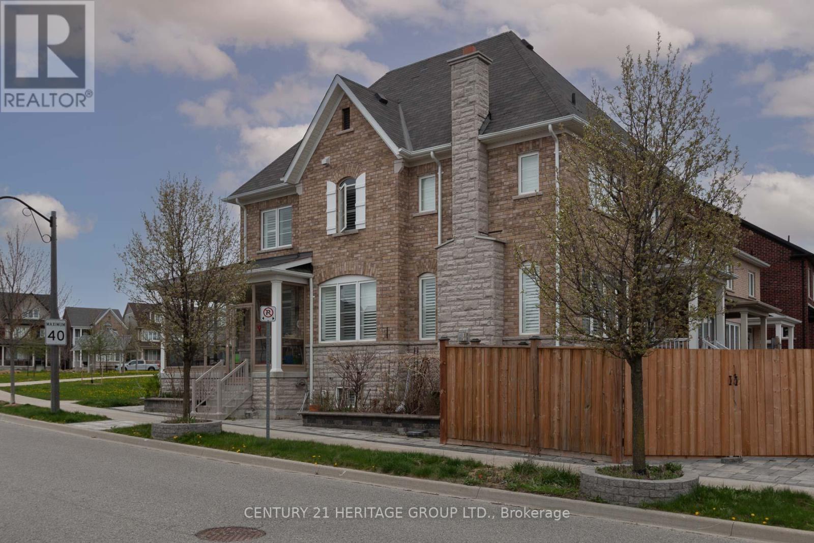 107 LAWRENCE PILKINGTON AVENUE - 2