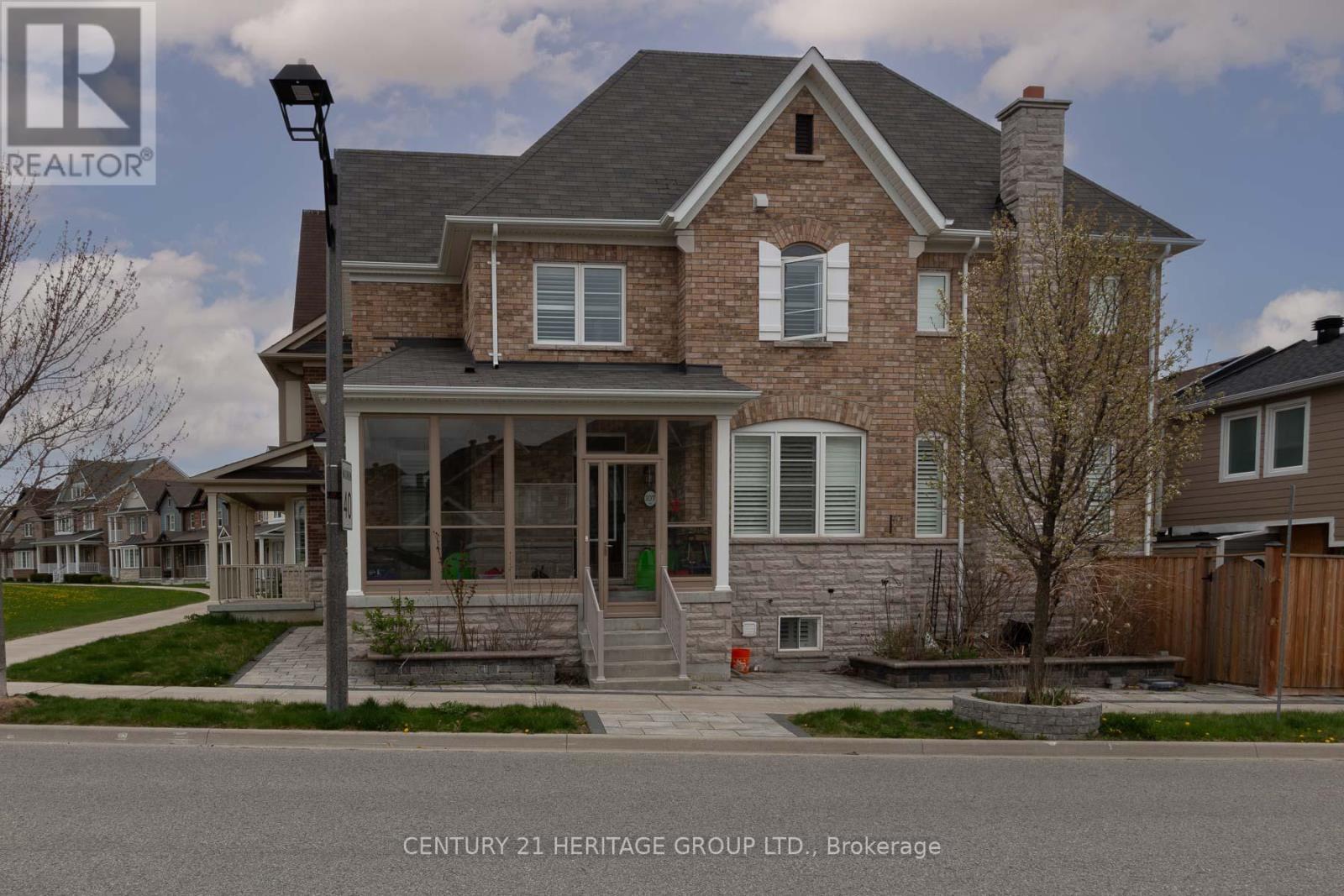 107 LAWRENCE PILKINGTON AVENUE - 3