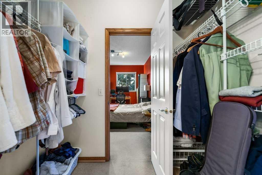 Single Family House for Sale in   Lincoln Way SW Lincoln Park Calgary 