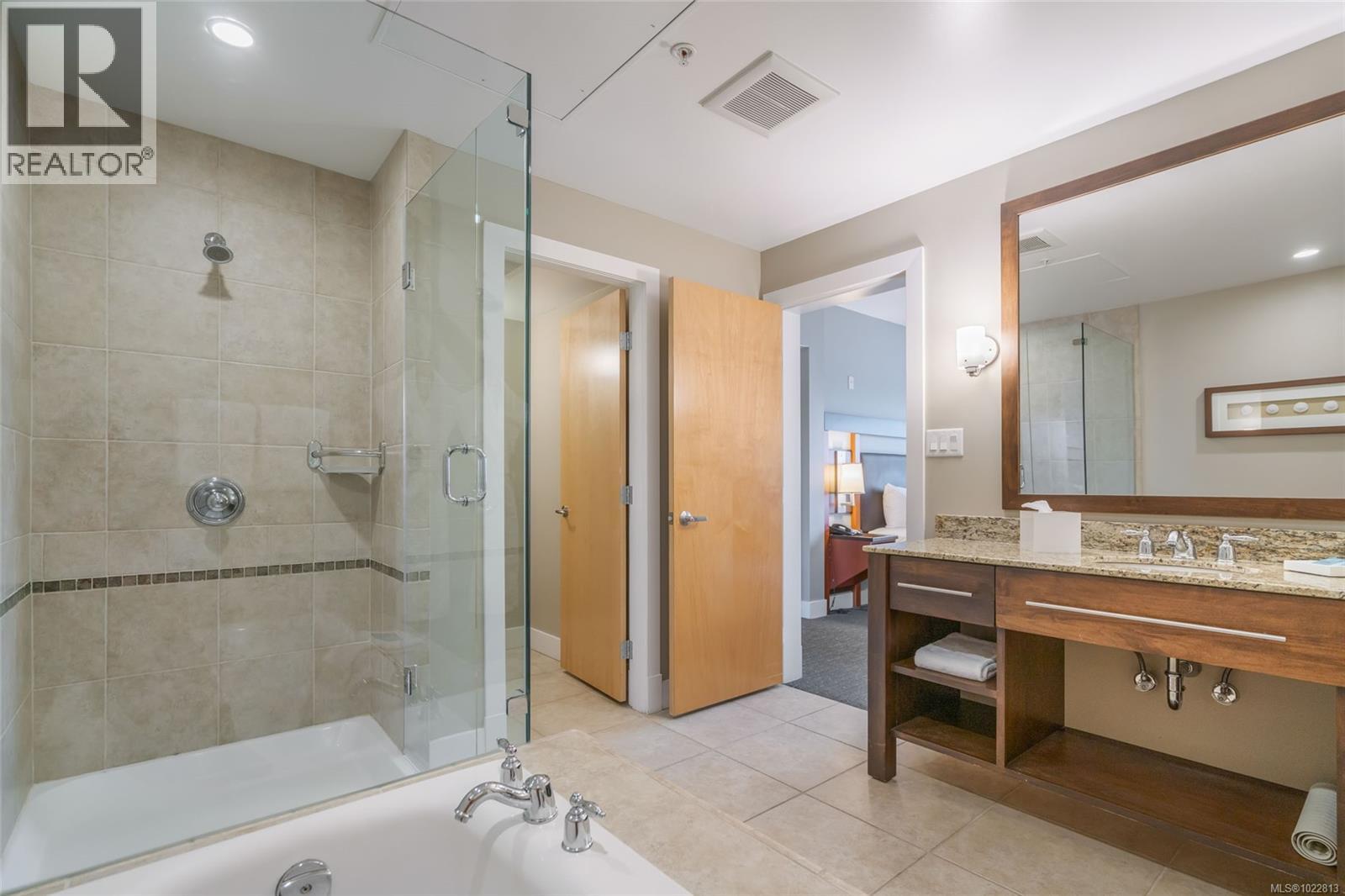 903C 181 Beachside Dr, Parksville