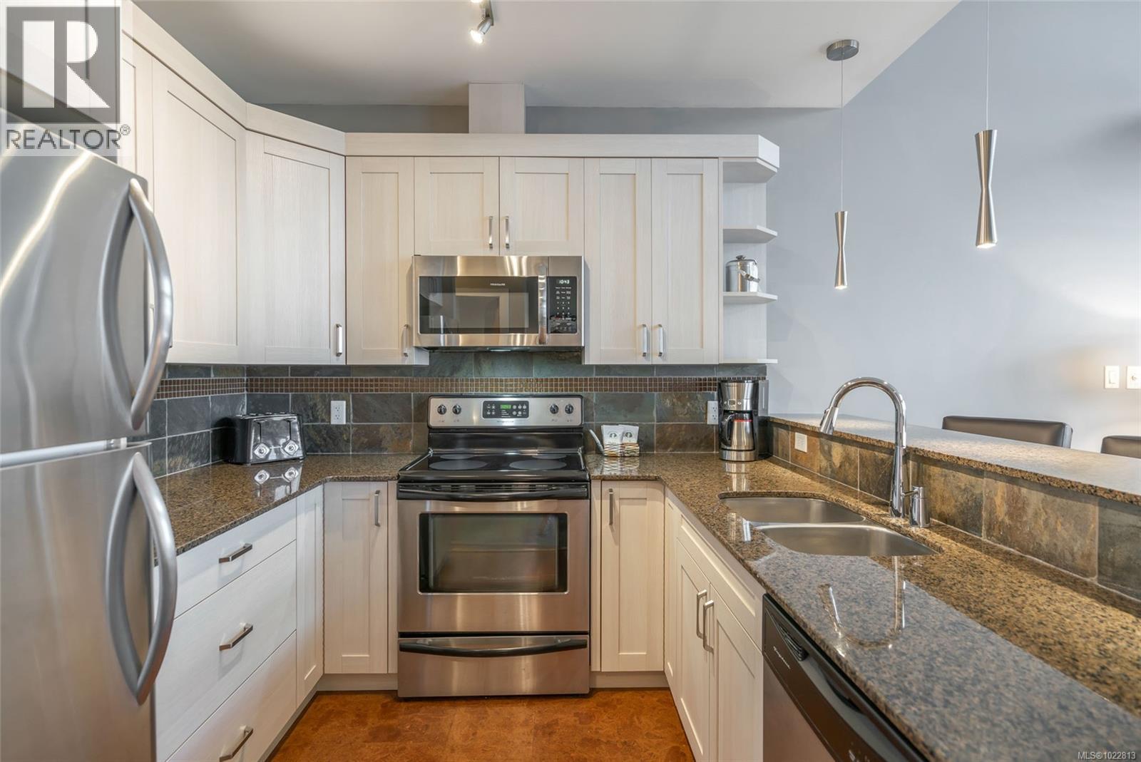 903C 181 Beachside Dr, Parksville