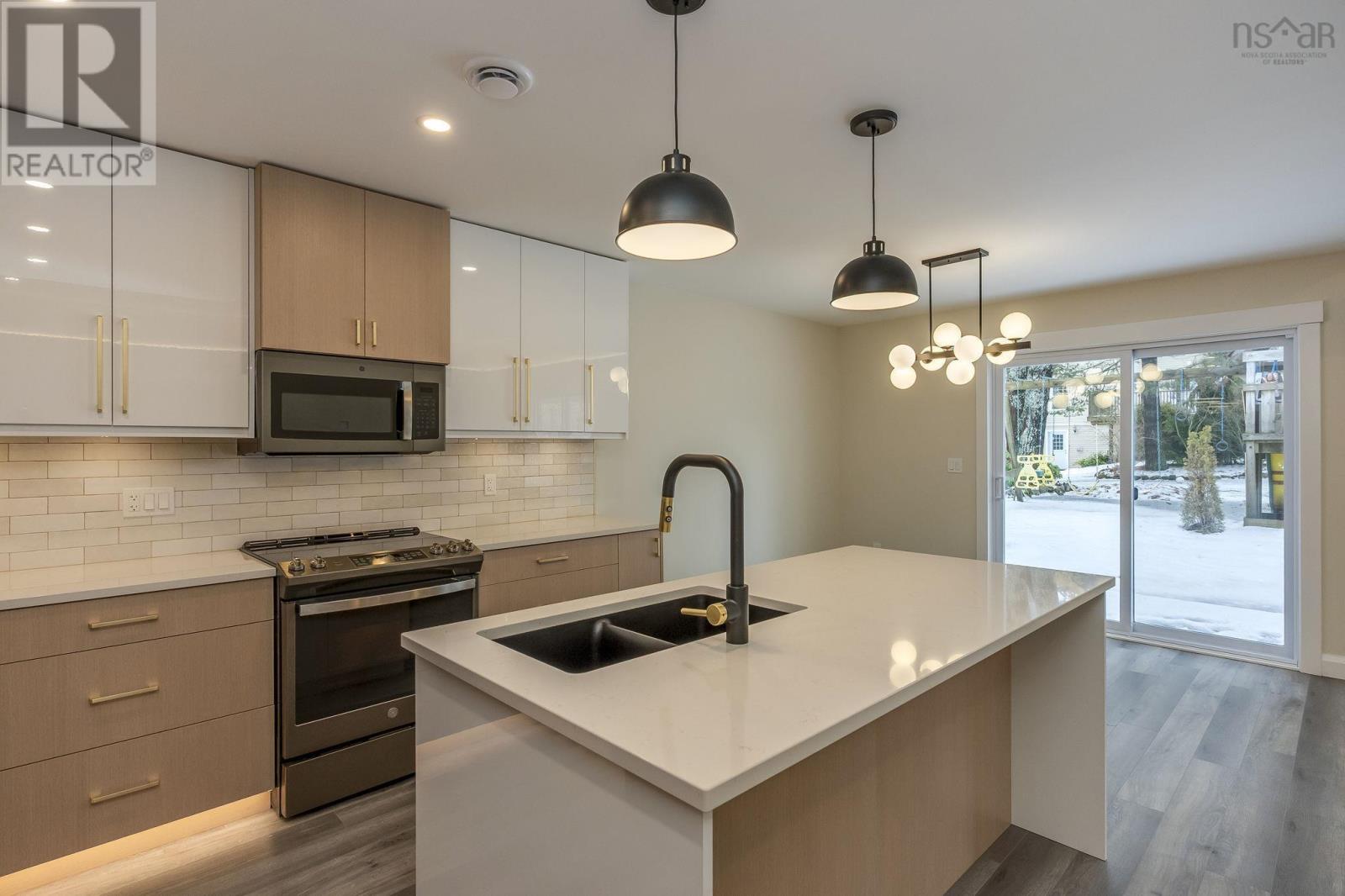 Property 16 of 36 of 10 Peterson Street