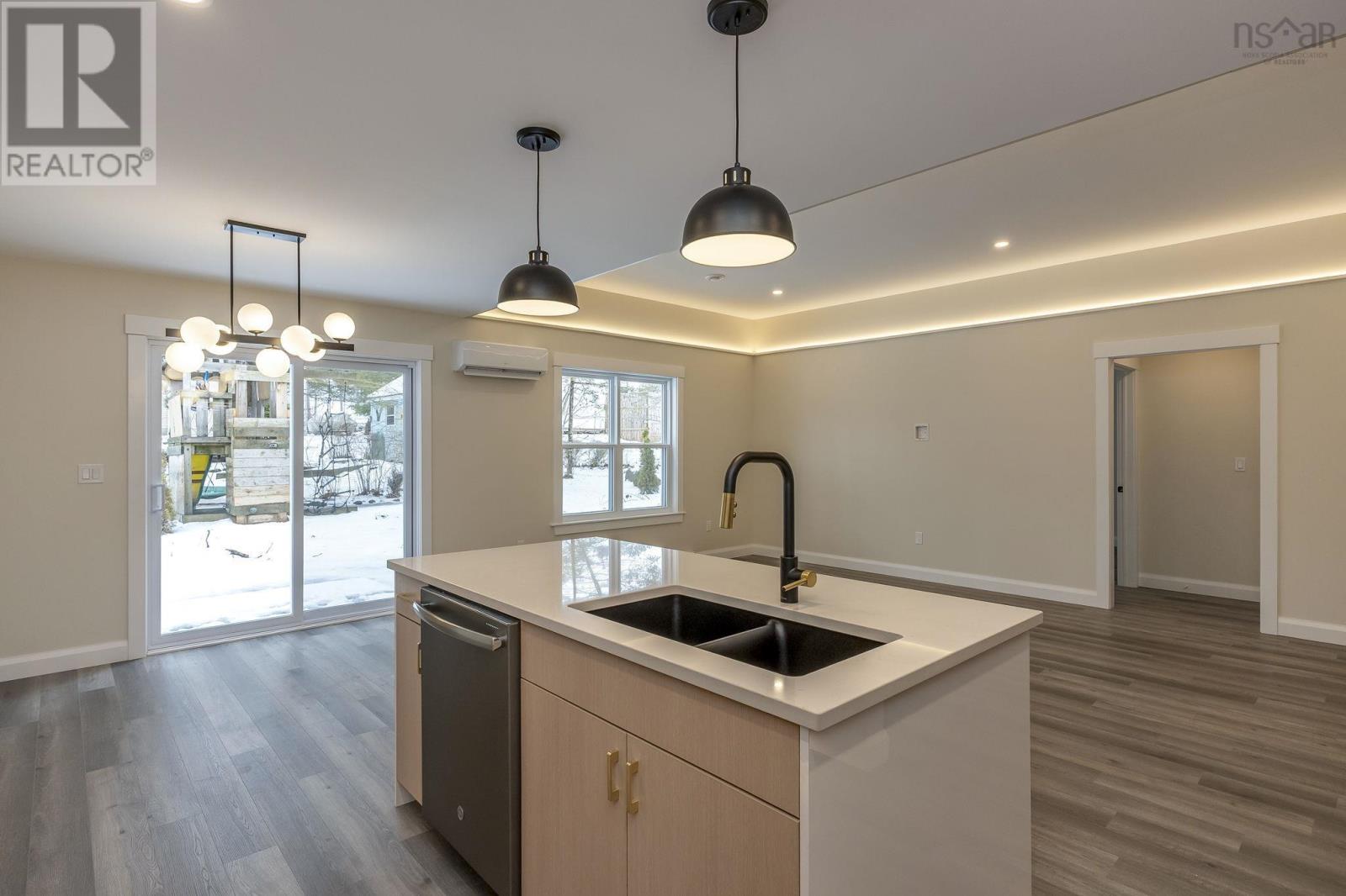 Property 19 of 36 of 10 Peterson Street