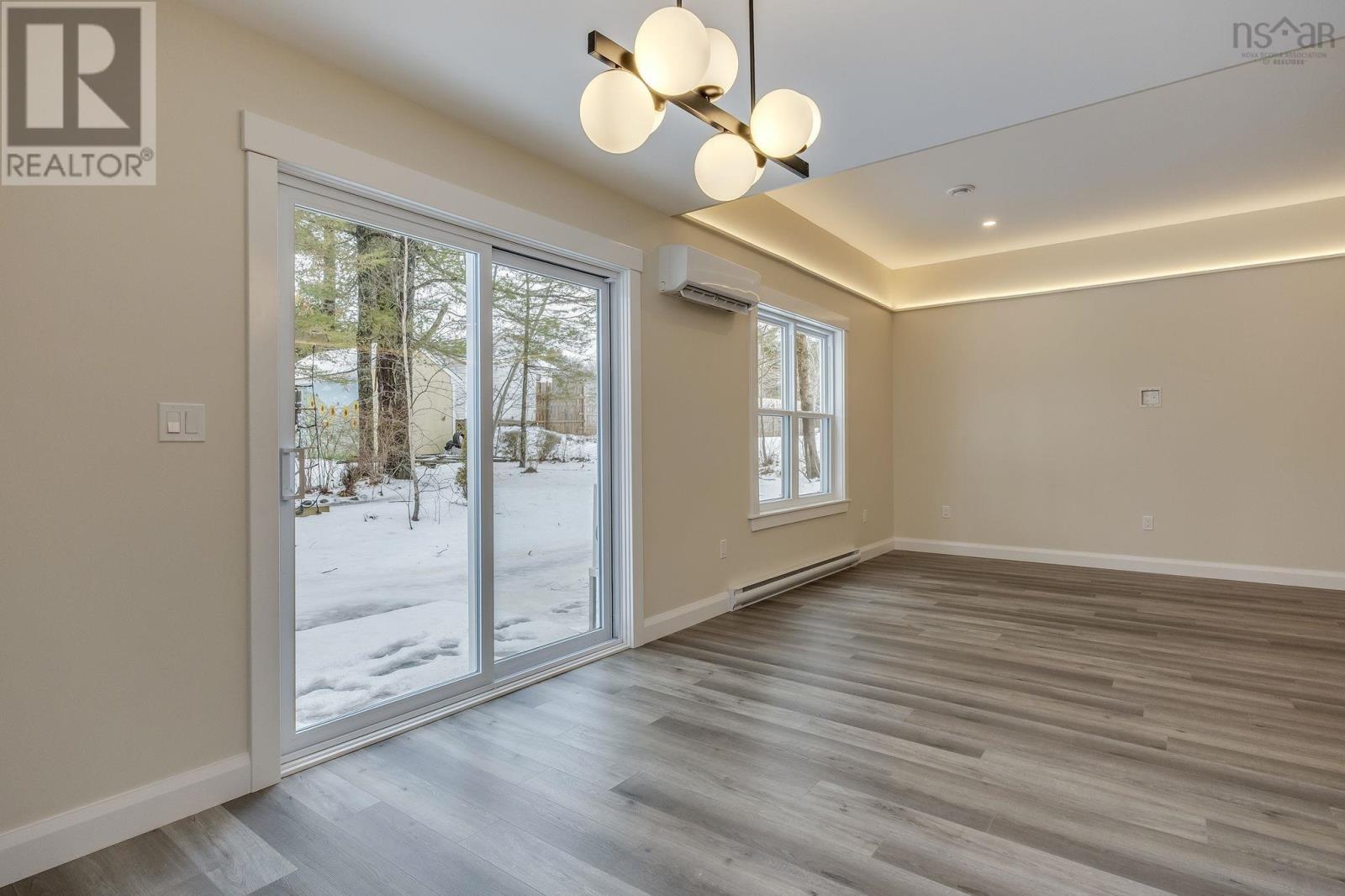 Property 21 of 36 of 10 Peterson Street