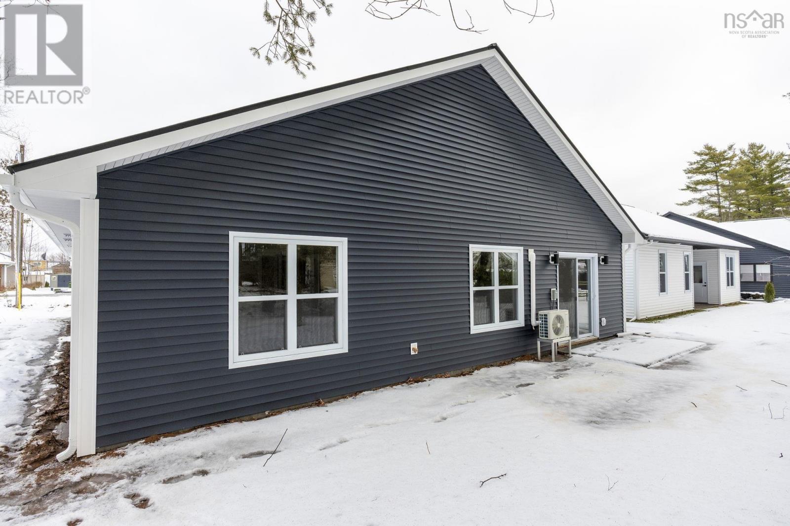 10 Peterson Street - 5