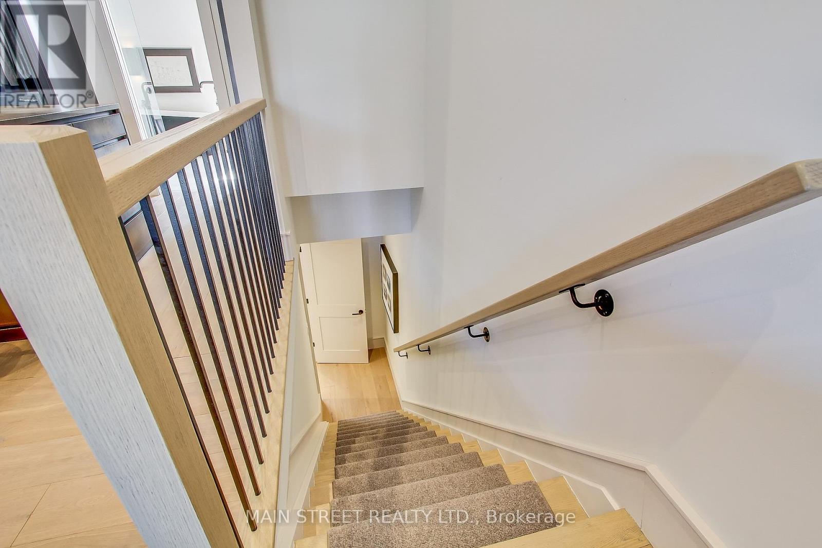 #27 12 POWSELAND CRESCENT - 37