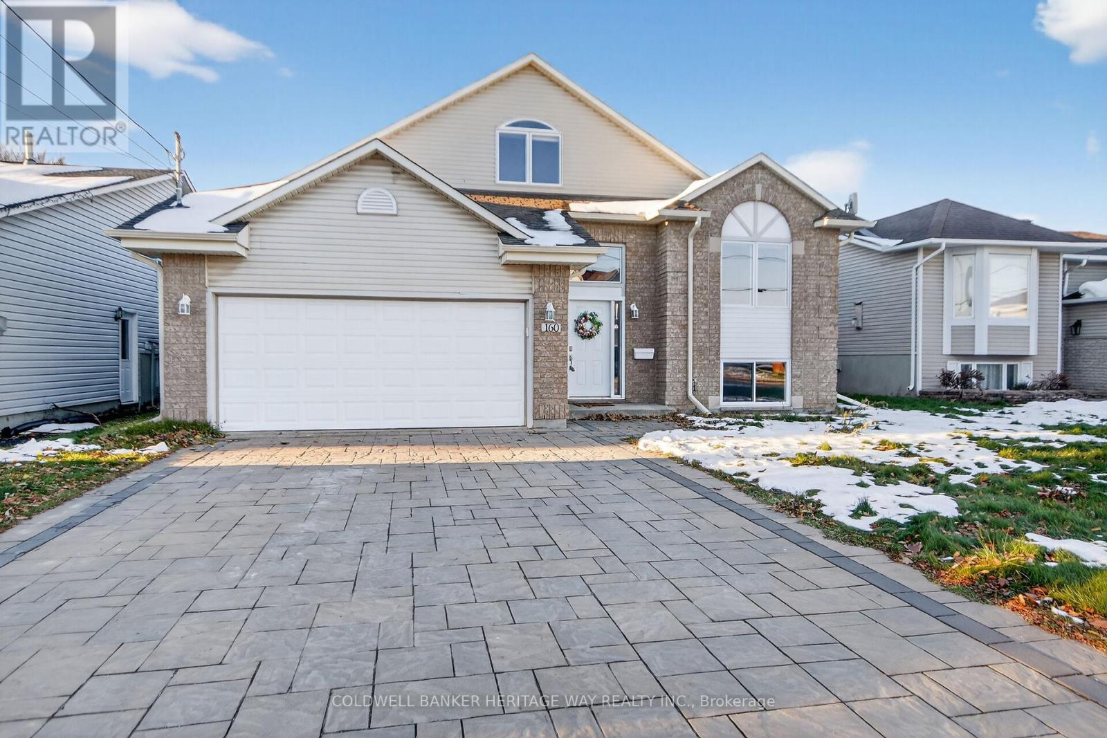 160 PATTERSON CRESCENT - 1