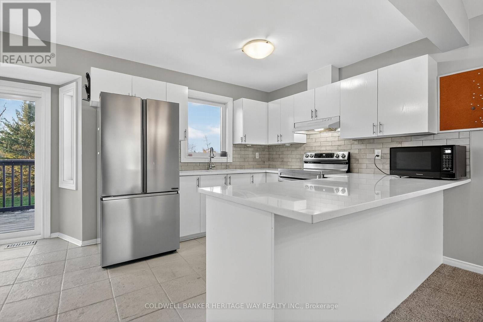160 PATTERSON CRESCENT - 10