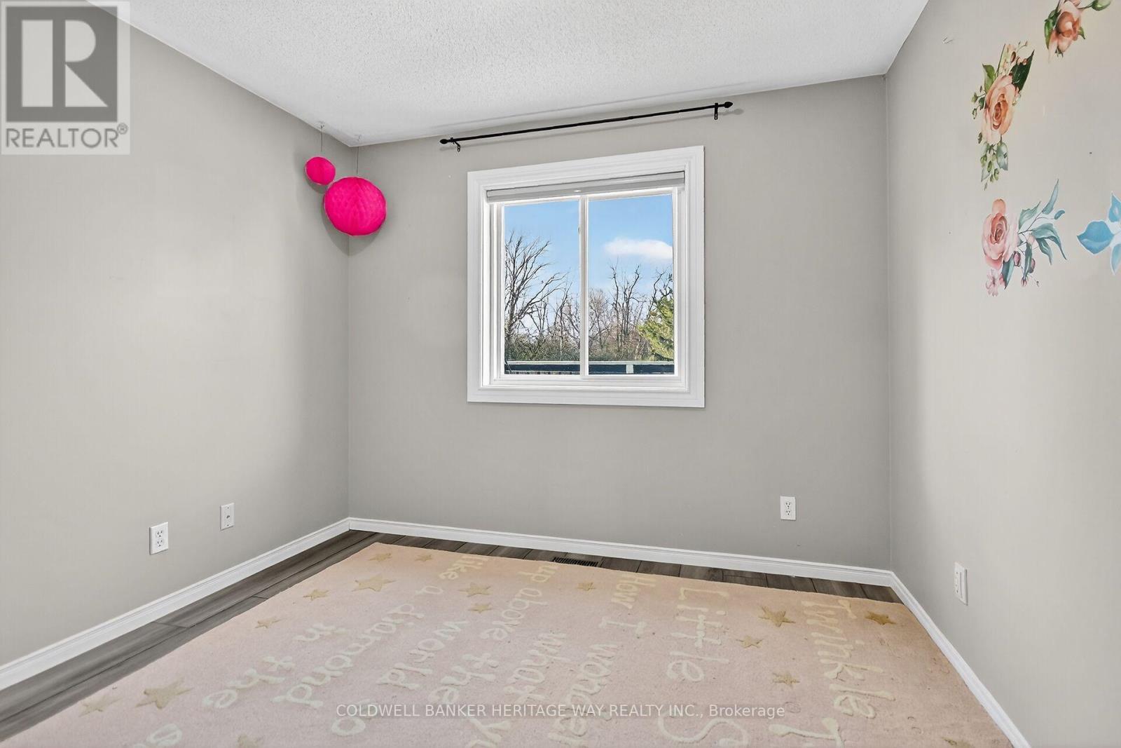 160 PATTERSON CRESCENT - 18