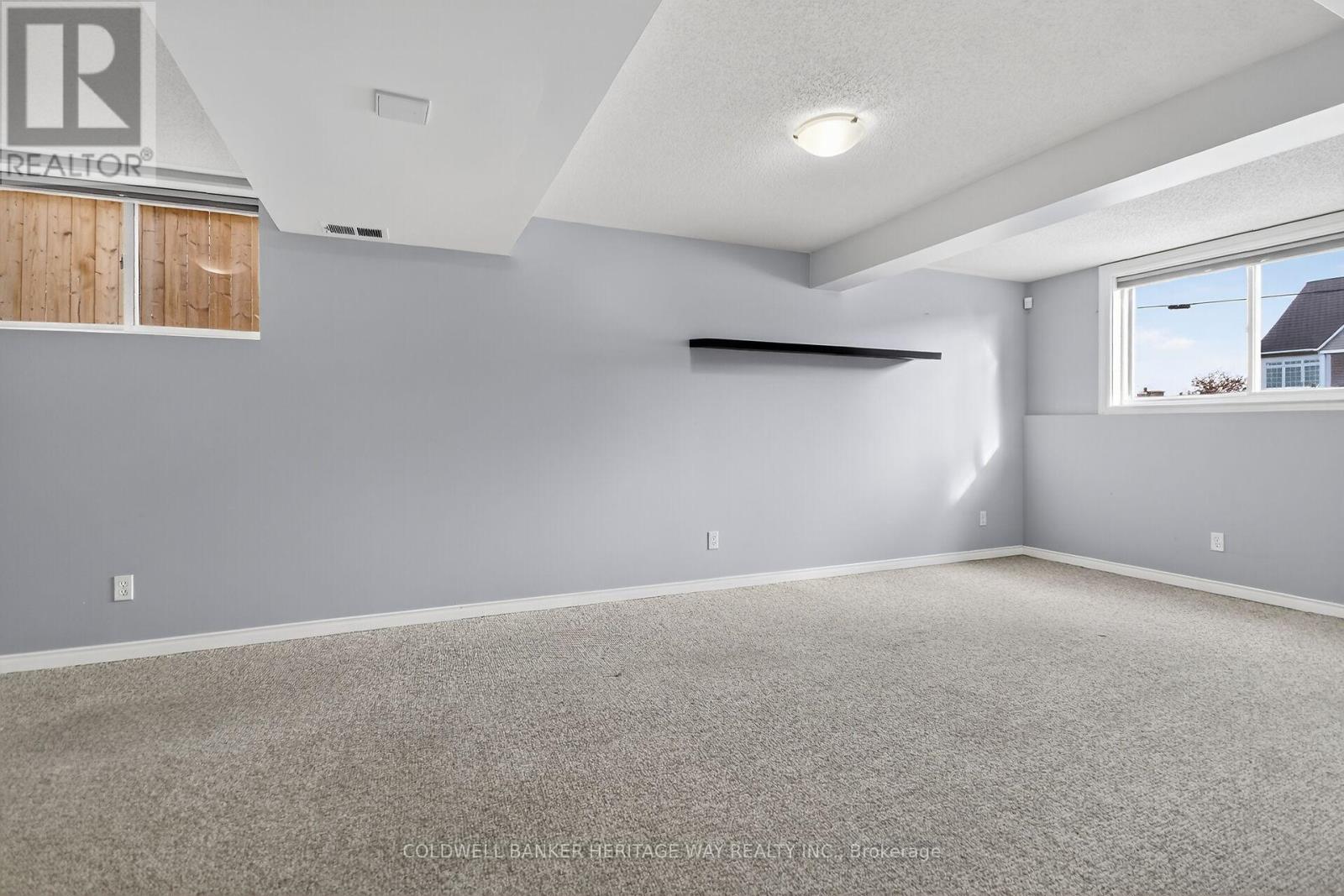 160 PATTERSON CRESCENT — photo 28
