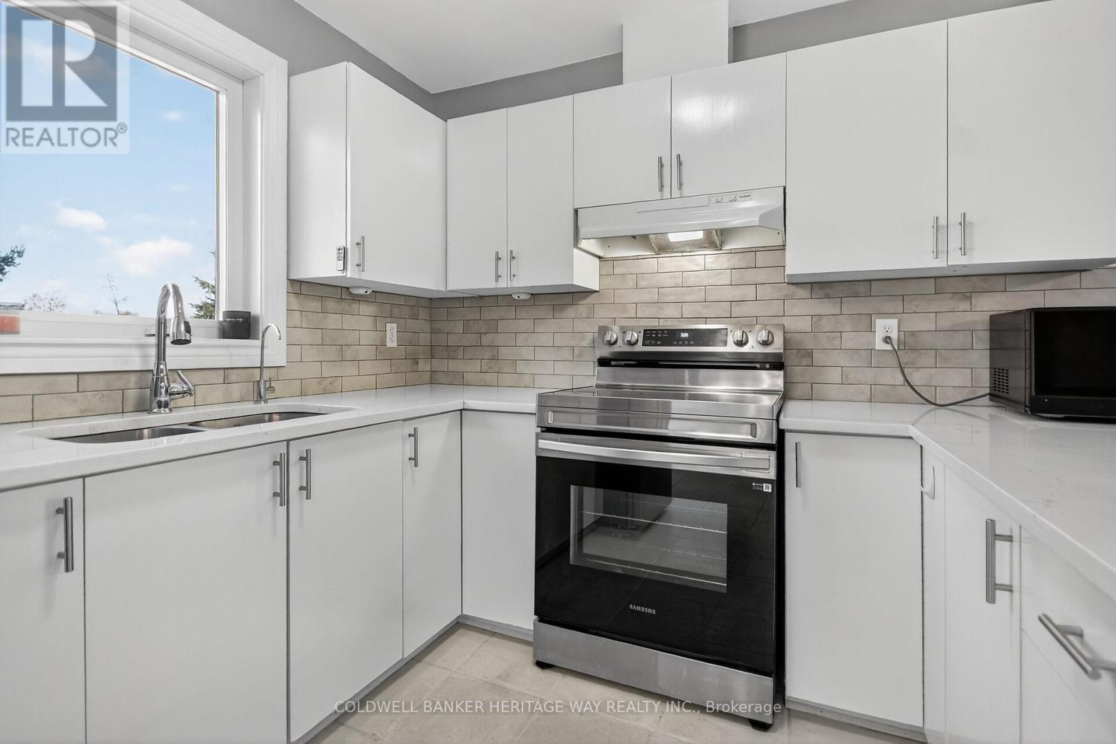 160 PATTERSON CRESCENT - 9