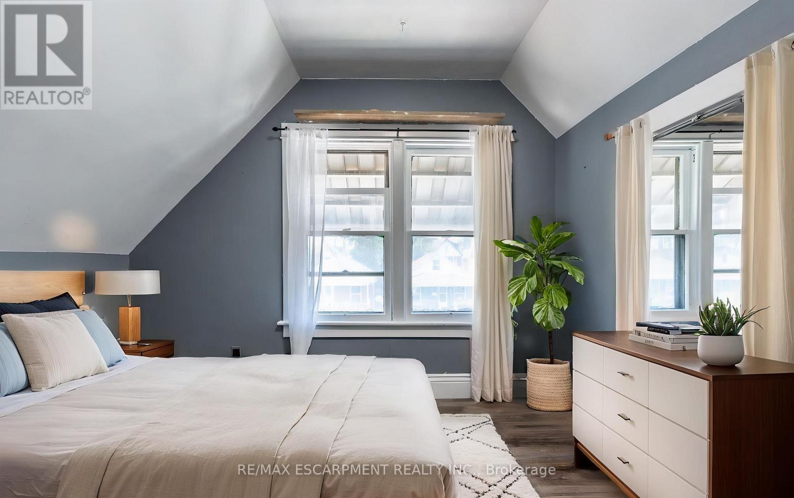 52 Connaught photo 4