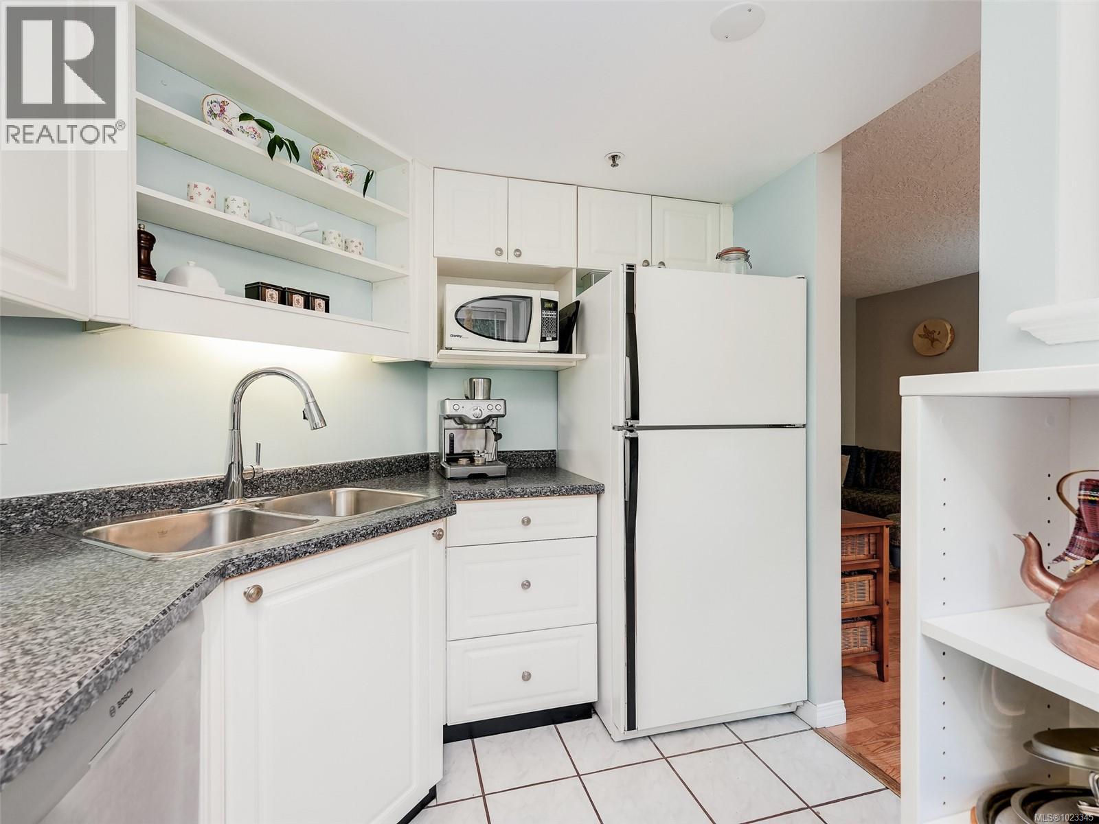 209 3160 Albina Street, Saanich