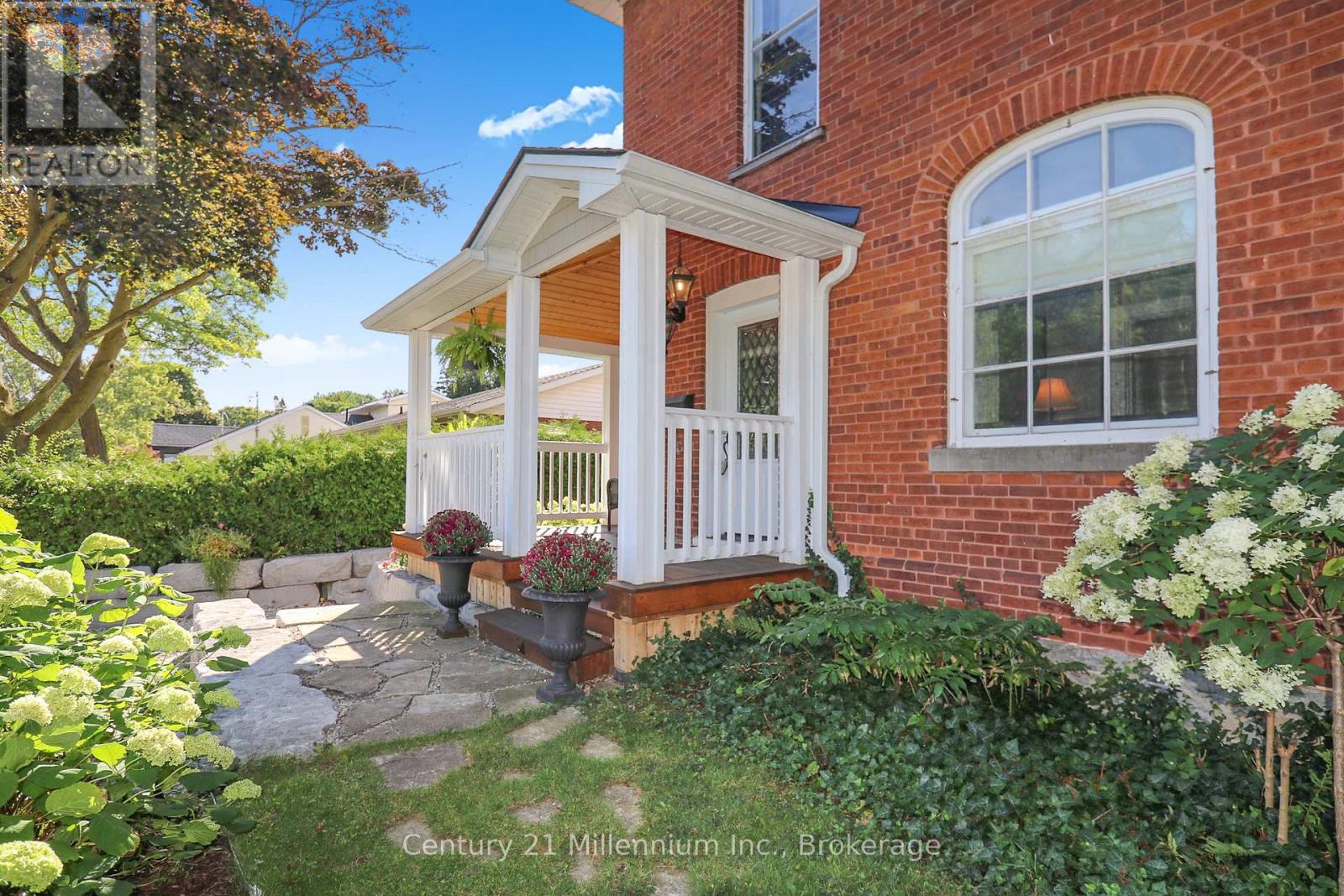 439 BIRCH STREET - Photo 4 of 50, Collingwood, Ontario