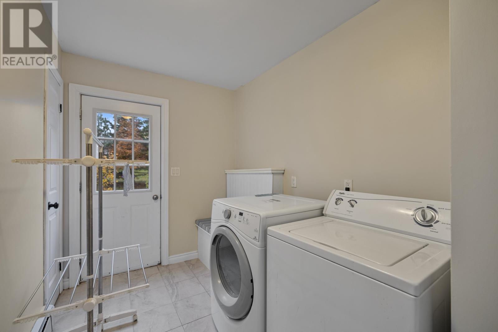 14 SAINT CATHERINES Avenue - 11