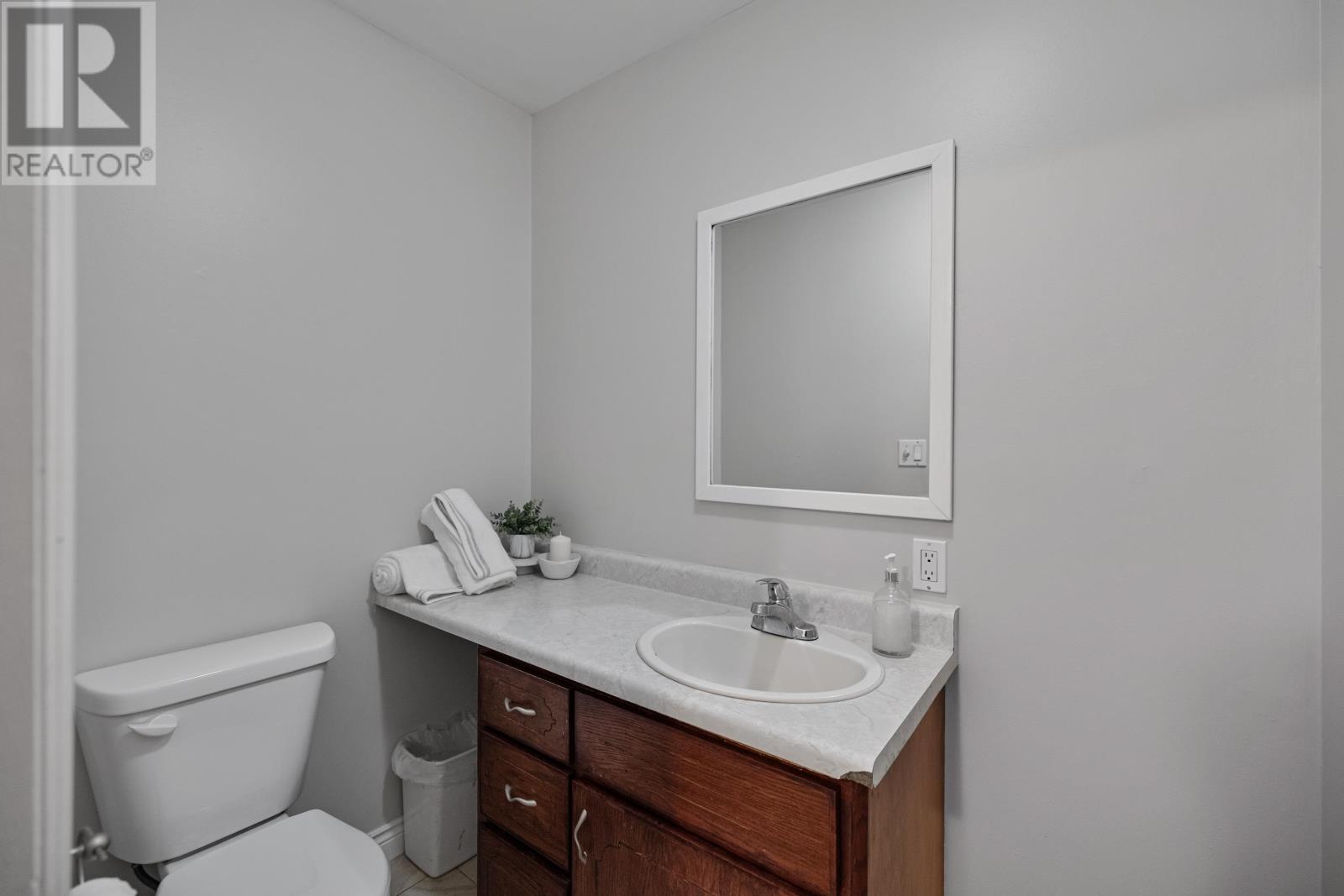 14 SAINT CATHERINES Avenue - 12