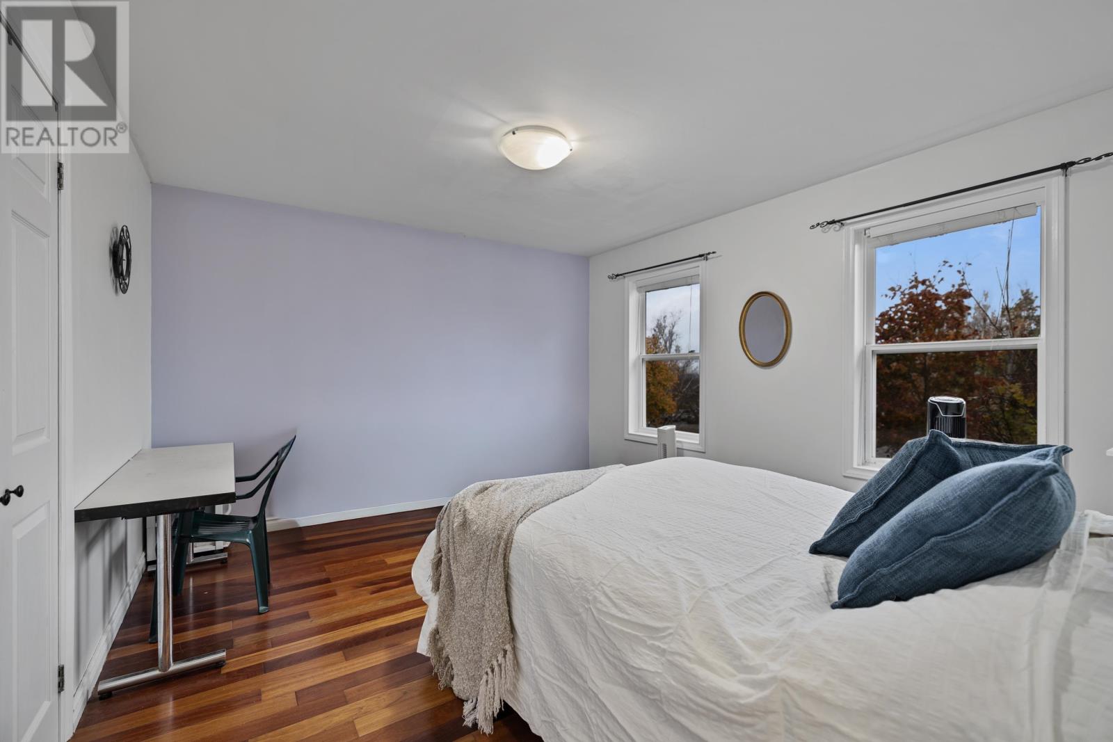 14 SAINT CATHERINES Avenue - 14