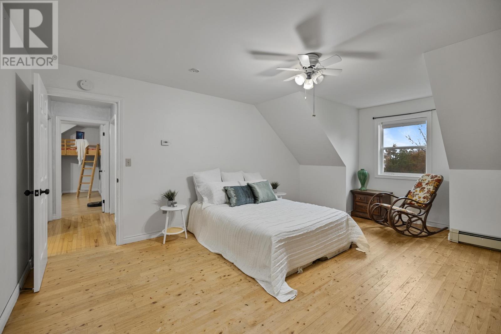 14 SAINT CATHERINES Avenue - 18