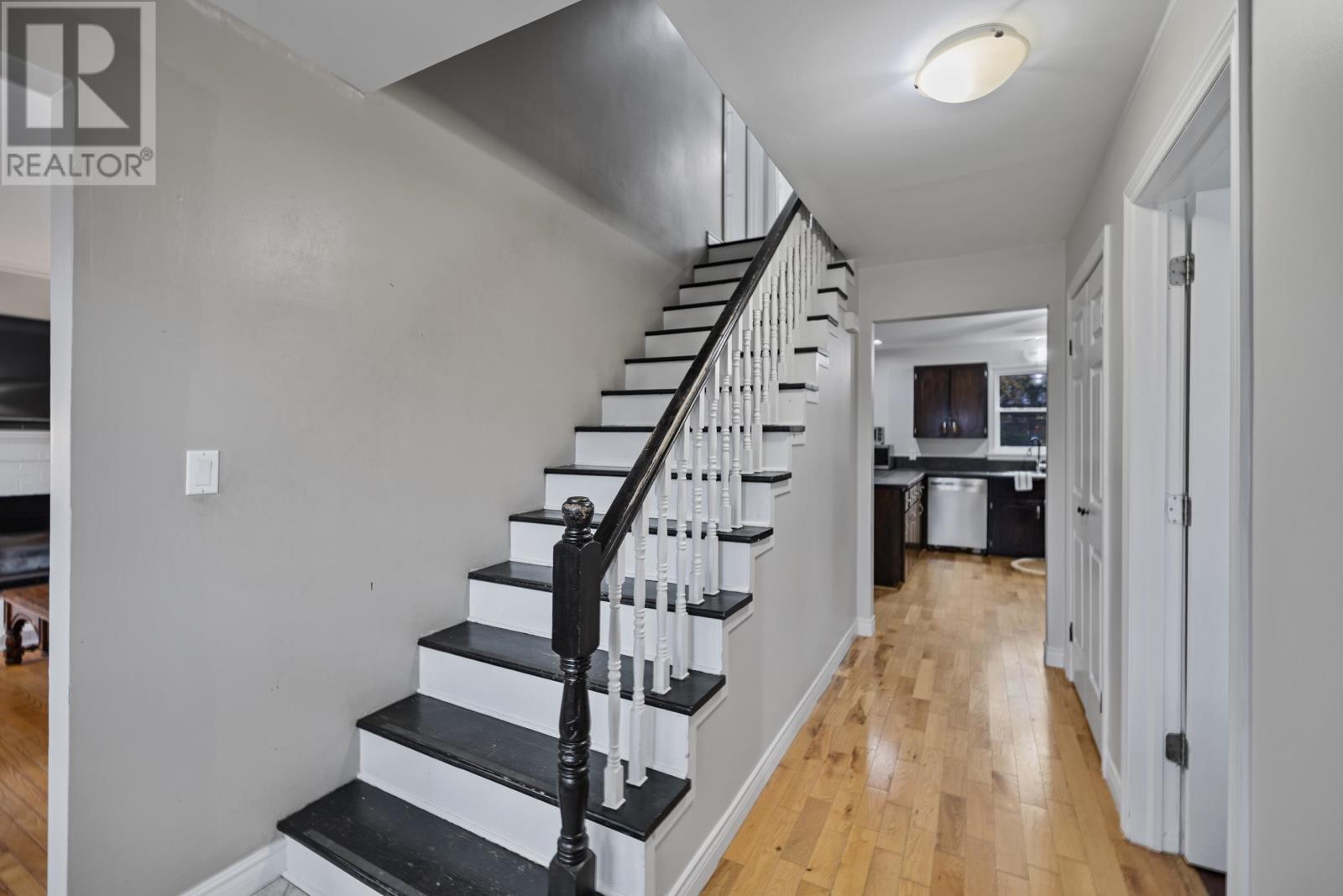 14 SAINT CATHERINES Avenue - 3