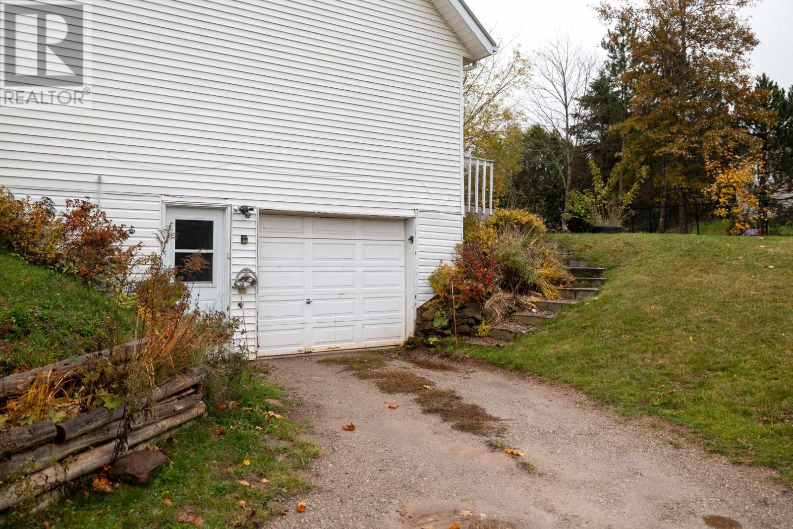 14 SAINT CATHERINES Avenue - 36
