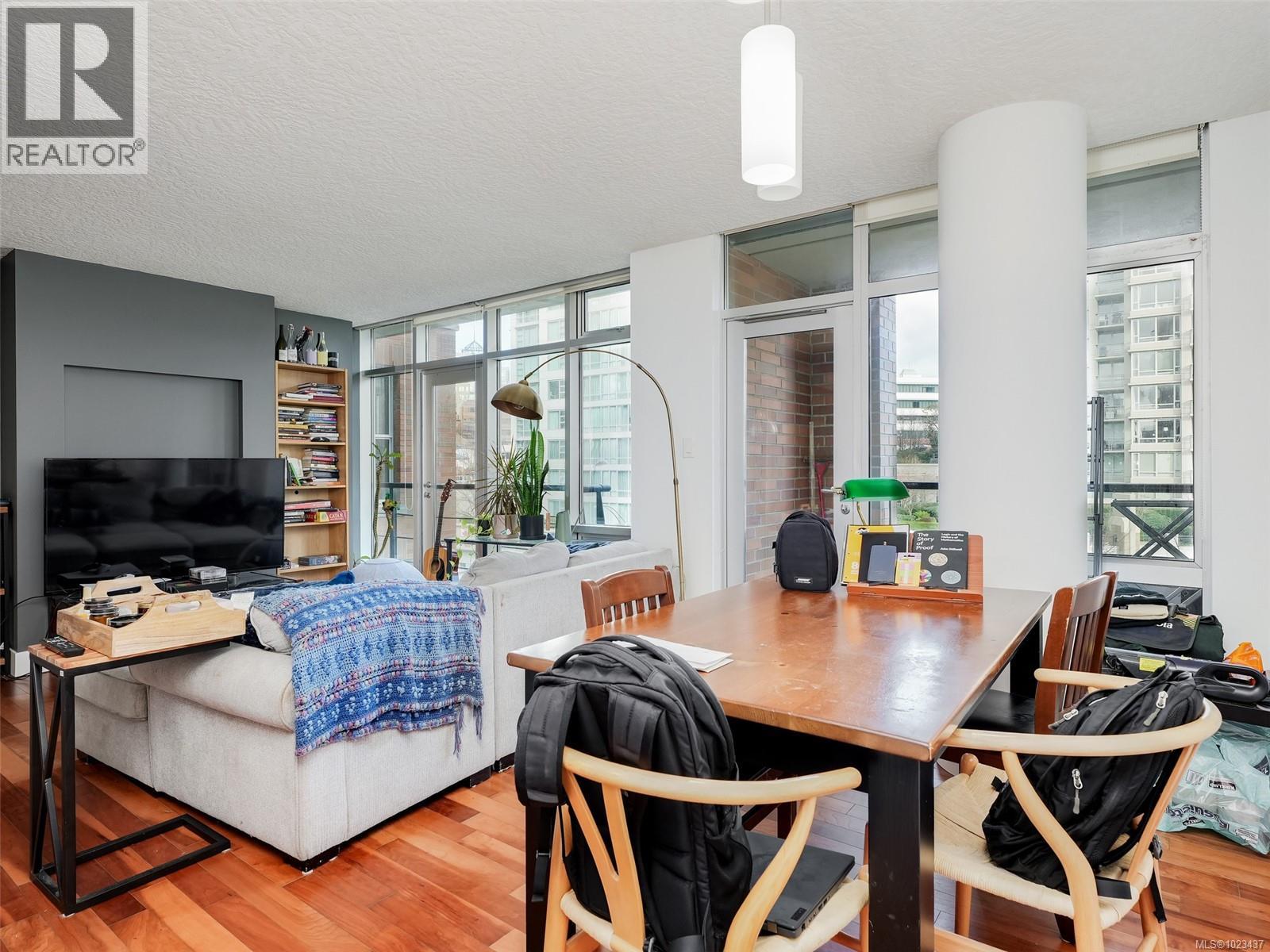 S401 737 Humboldt Street, Victoria