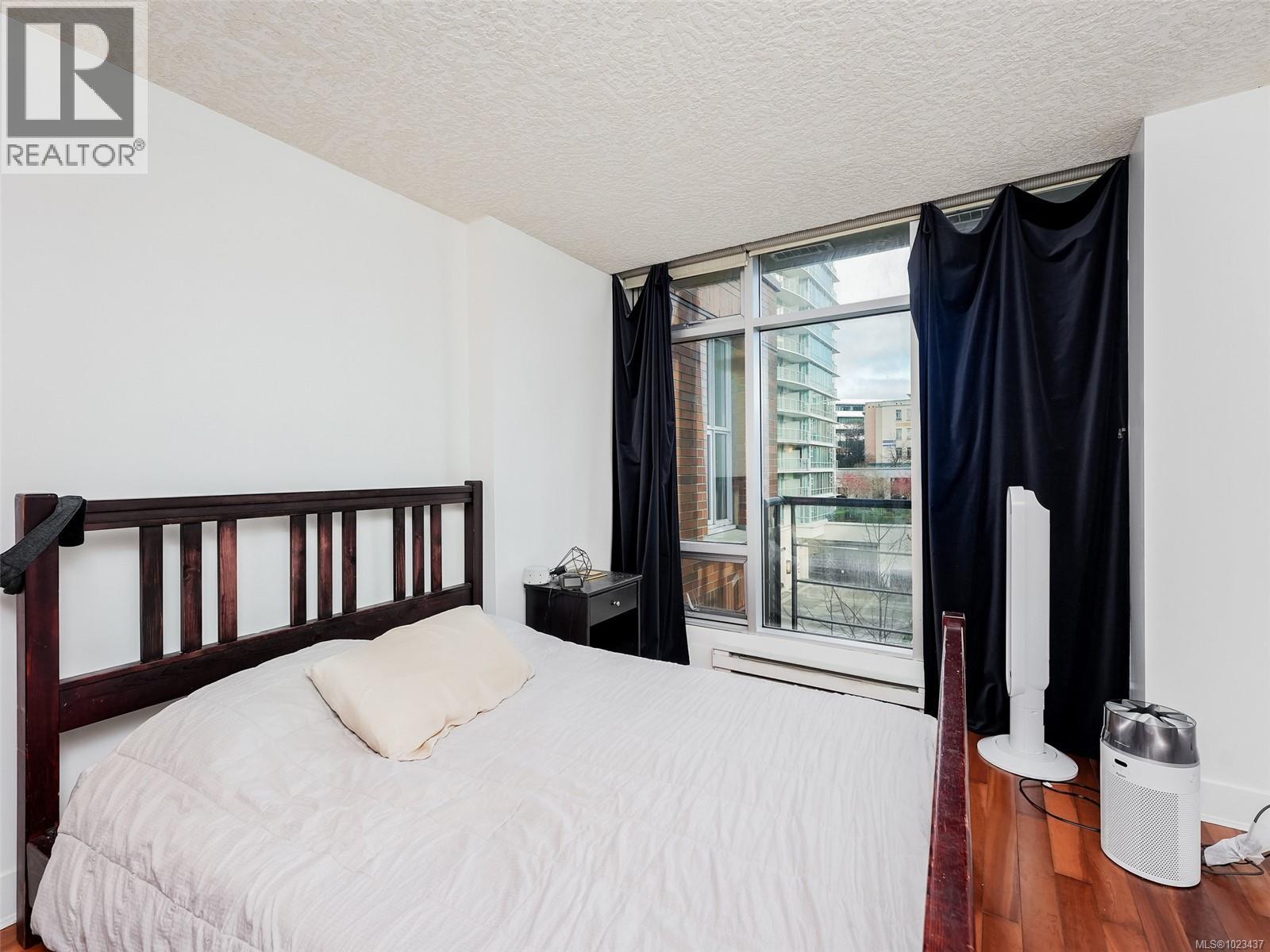 S401 737 Humboldt Street, Victoria