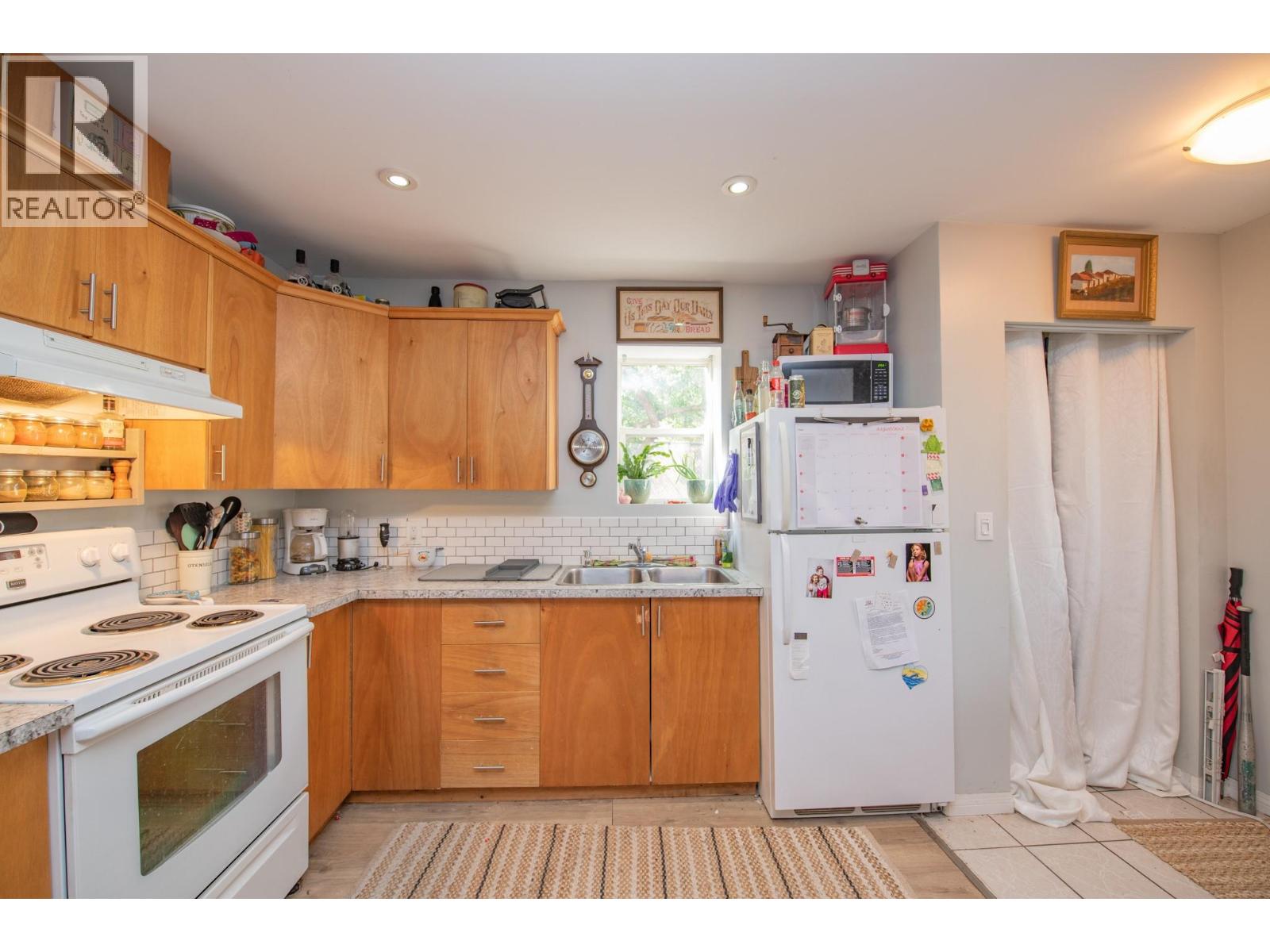  3908 Pleasant Valley Road, Vernon