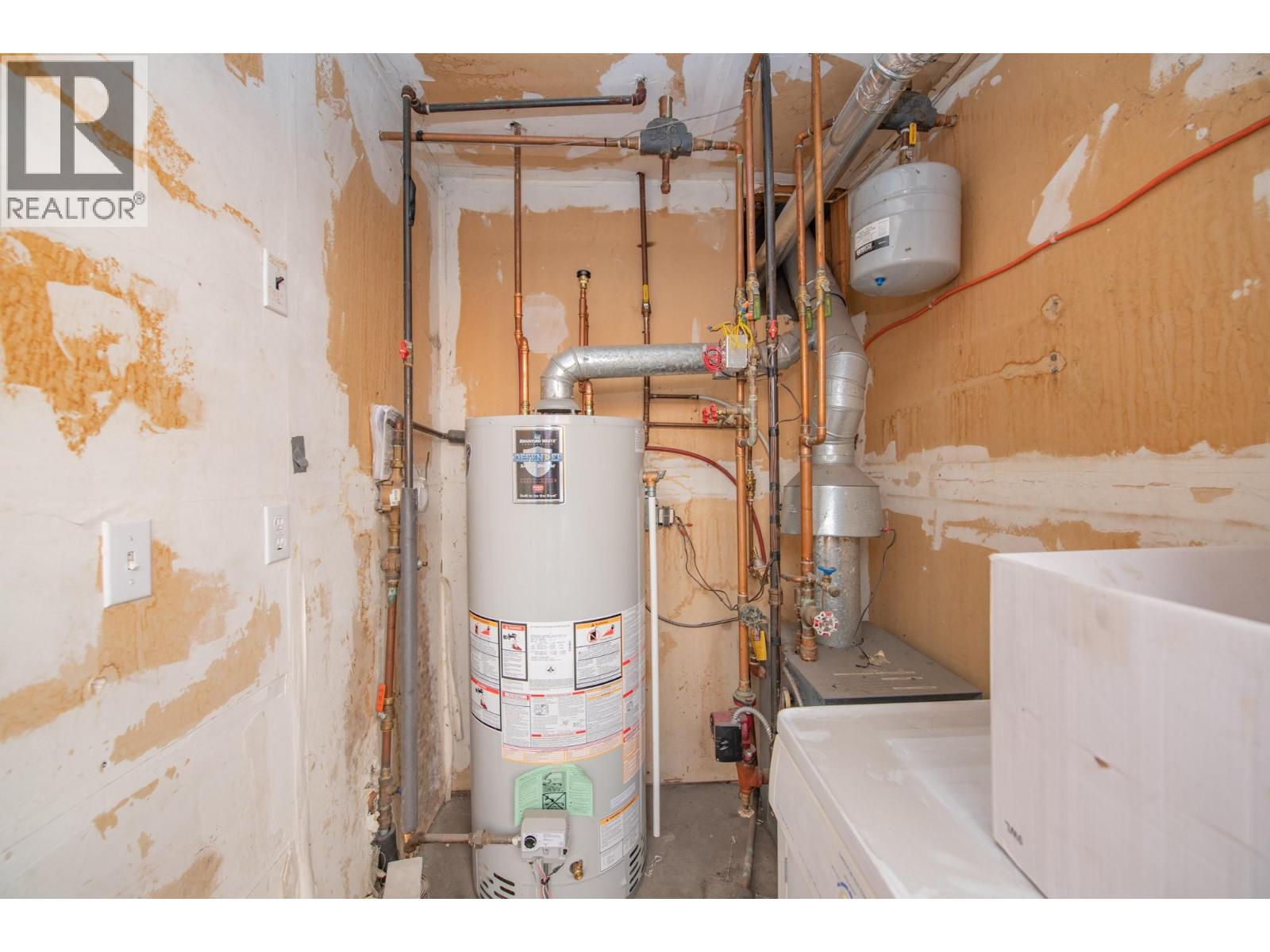  3908 Pleasant Valley Road, Vernon