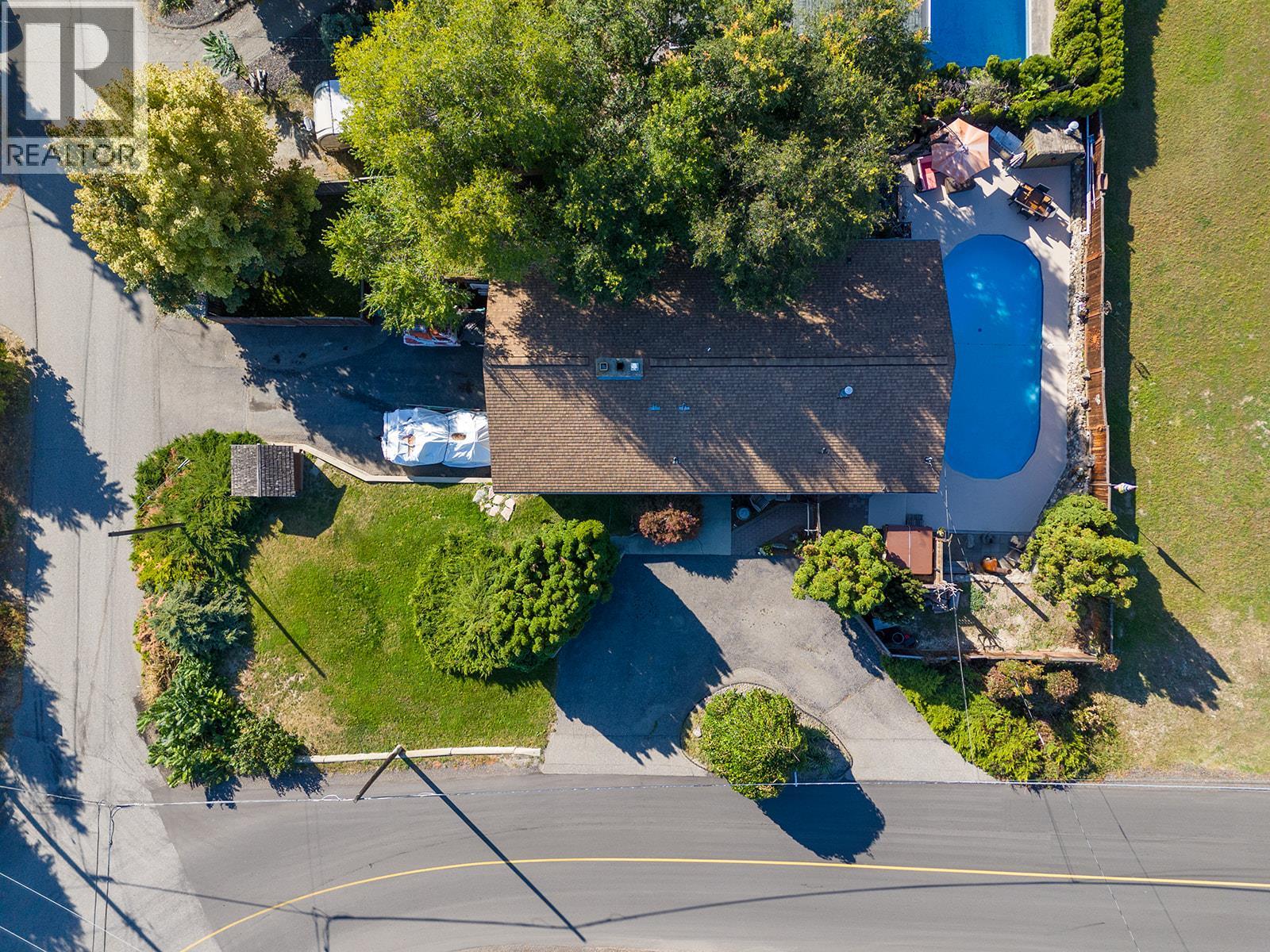  2931 Thacker Drive, West Kelowna