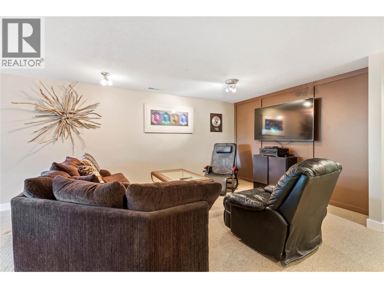  2931 Thacker Drive, West Kelowna