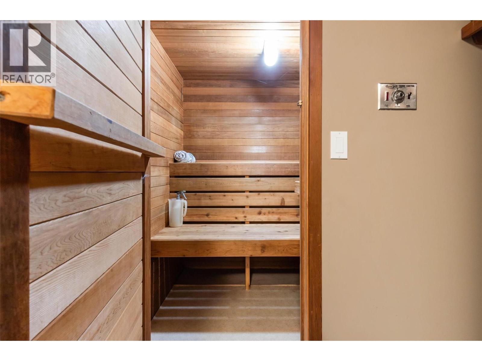  2931 Thacker Drive, West Kelowna