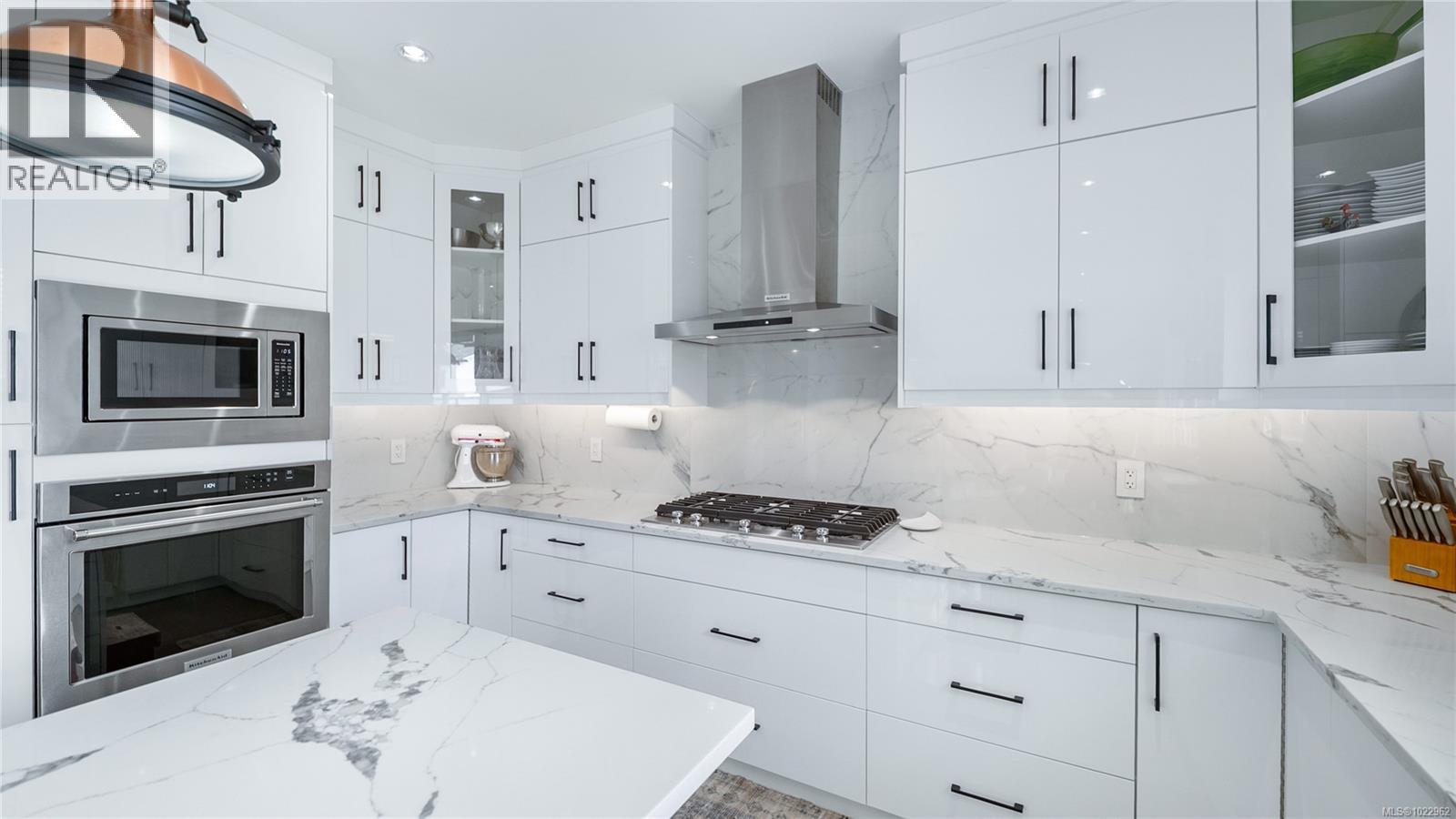  927 Beckwith Avenue, Saanich