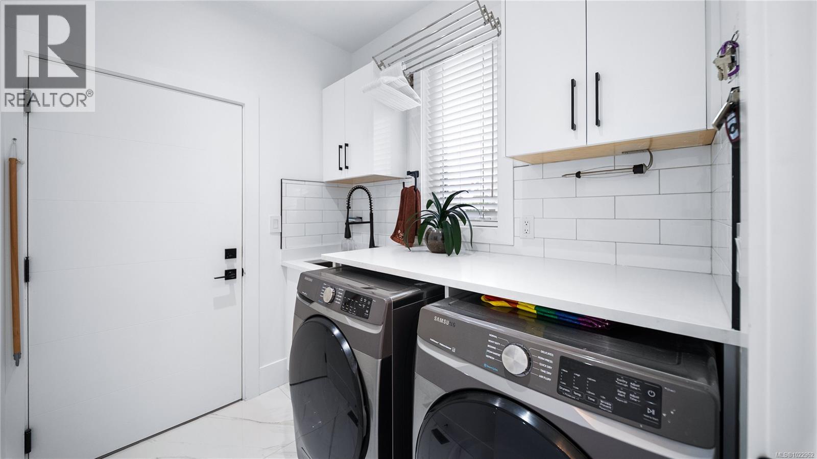  927 Beckwith Avenue, Saanich