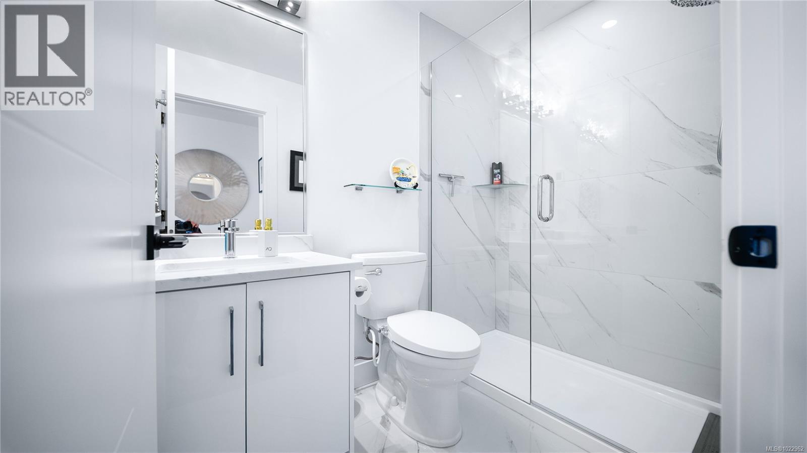  927 Beckwith Avenue, Saanich