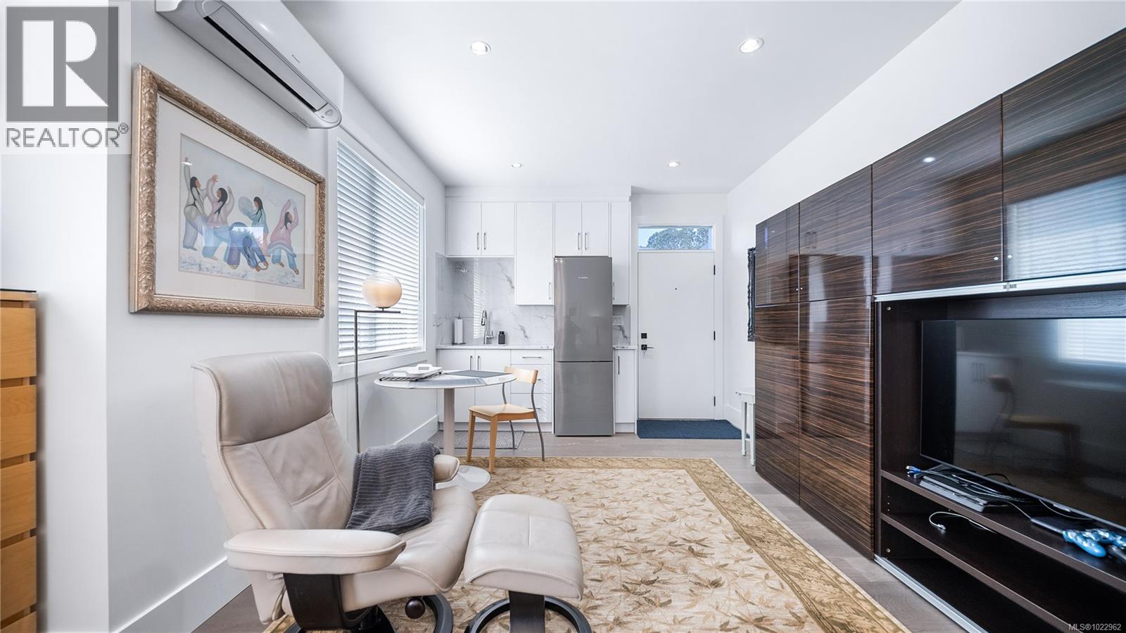  927 Beckwith Avenue, Saanich