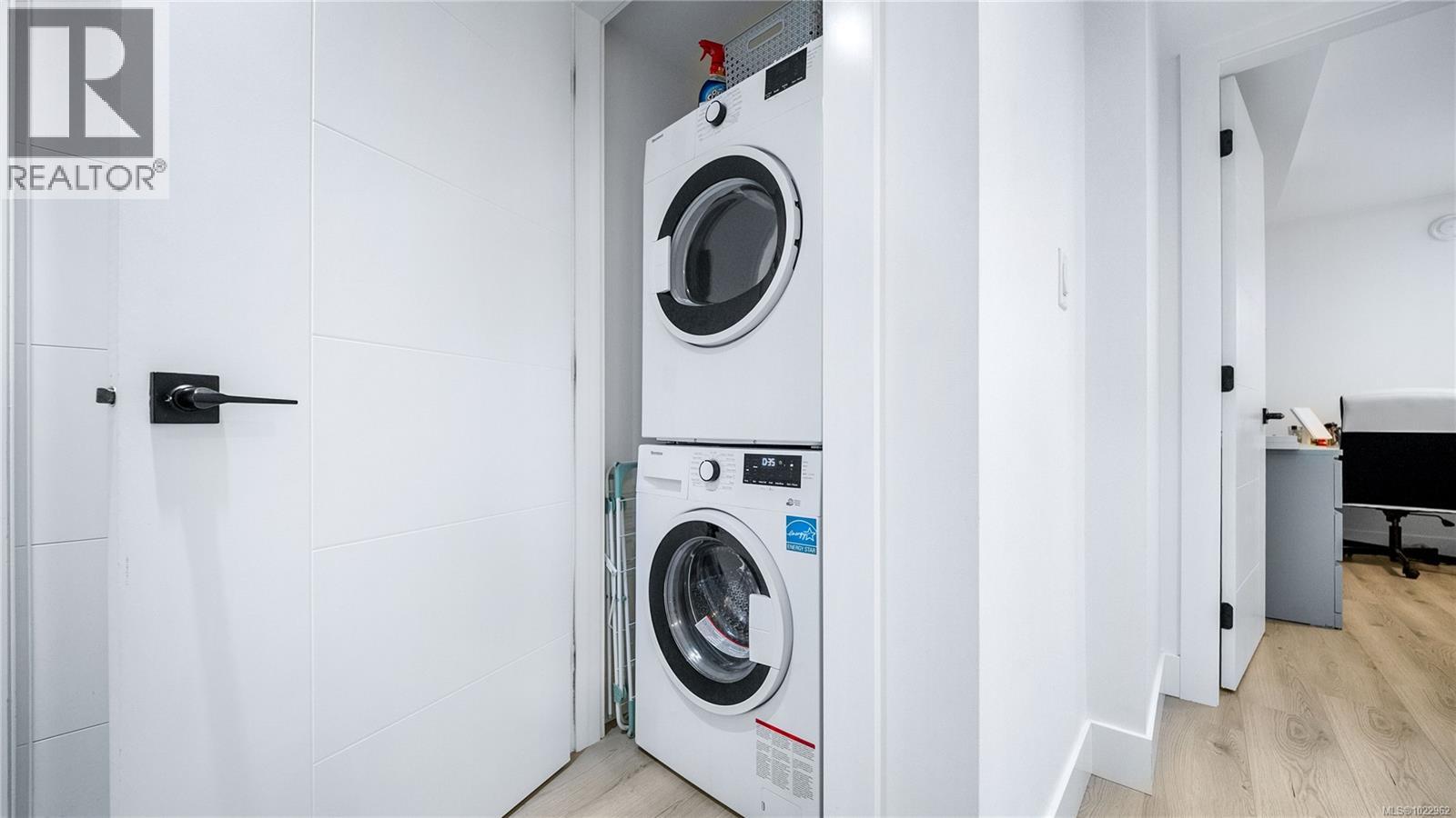  927 Beckwith Avenue, Saanich