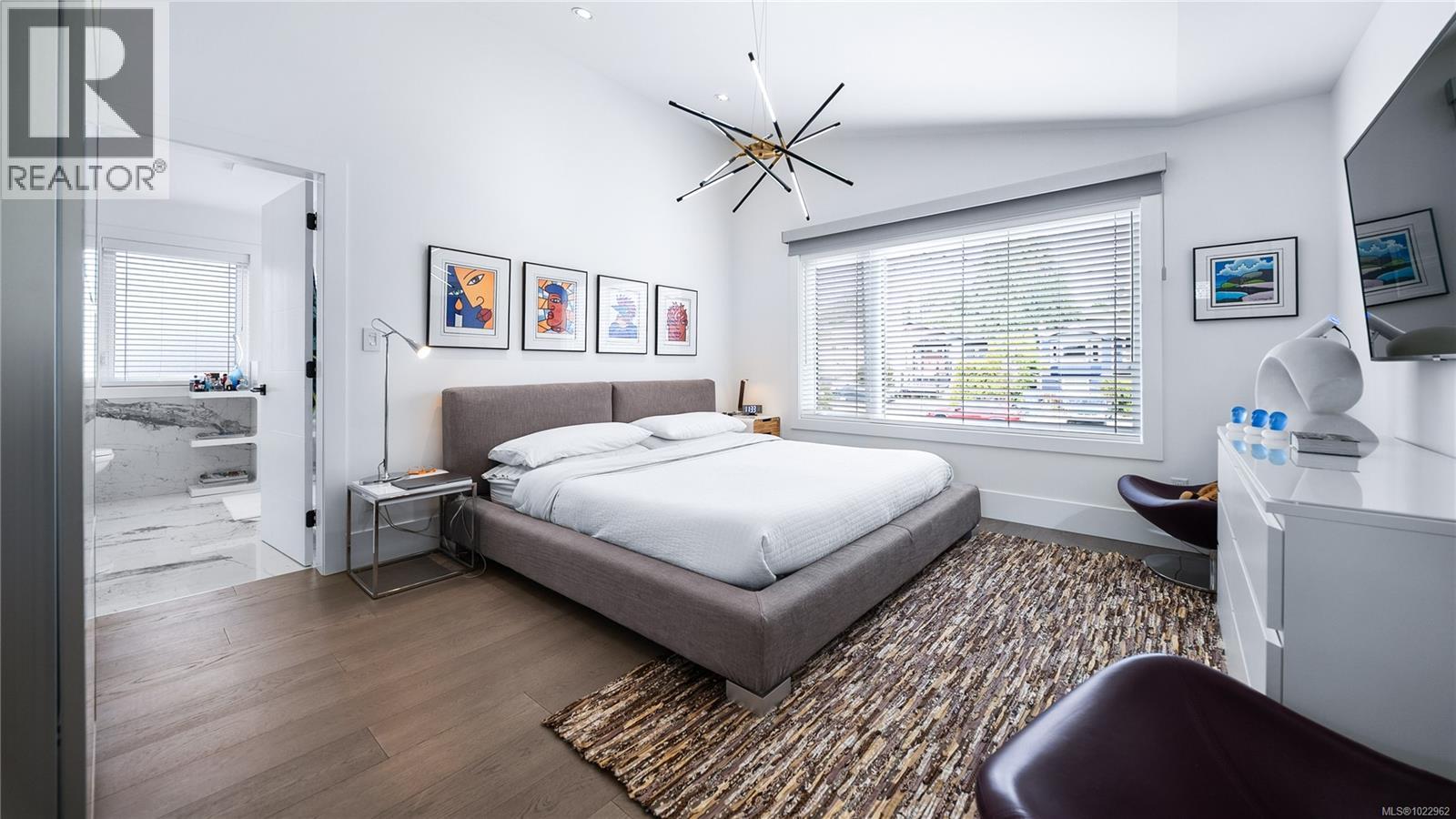  927 Beckwith Avenue, Saanich