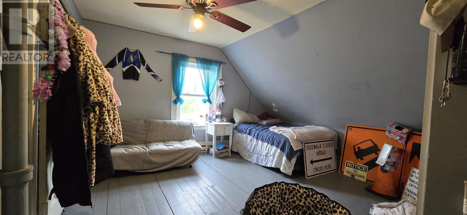 Property 12 of 33 of 1618 King Street