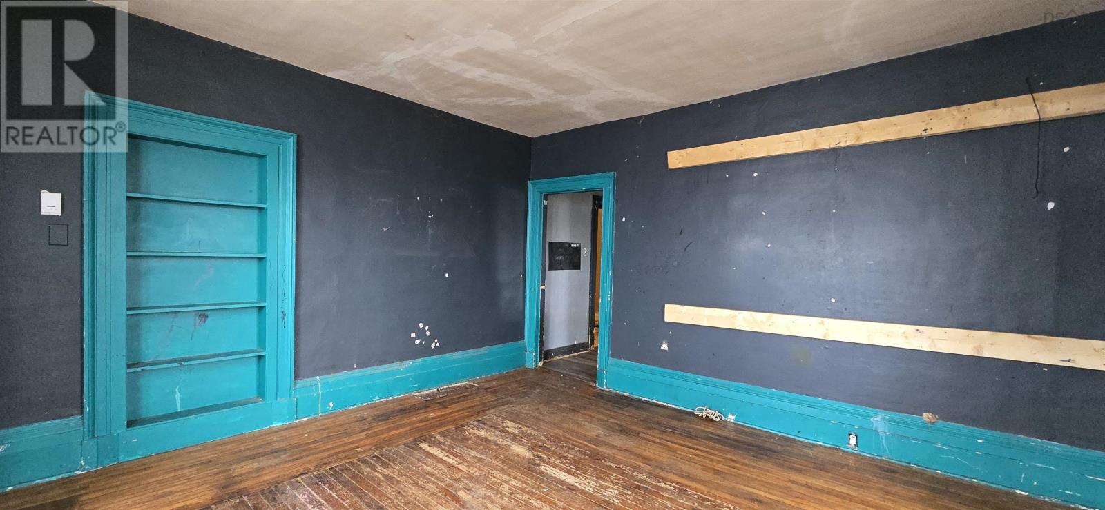 Property 27 of 33 of 1618 King Street