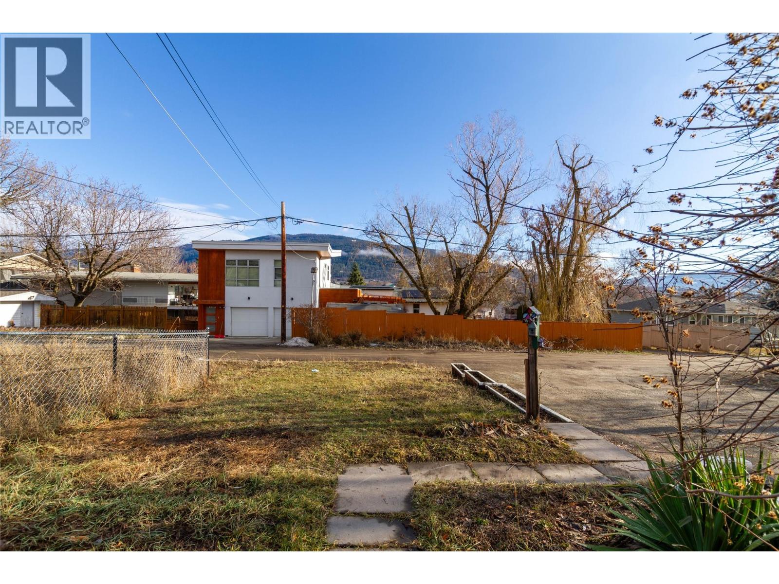  2603 18 Street, Vernon