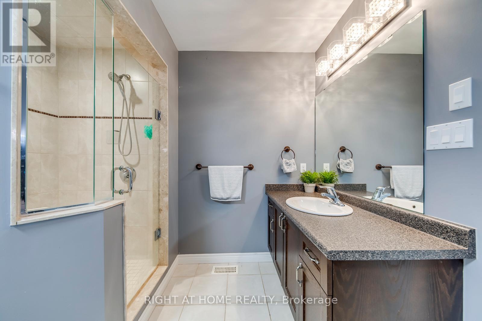 38 ASSISI STREET - 28