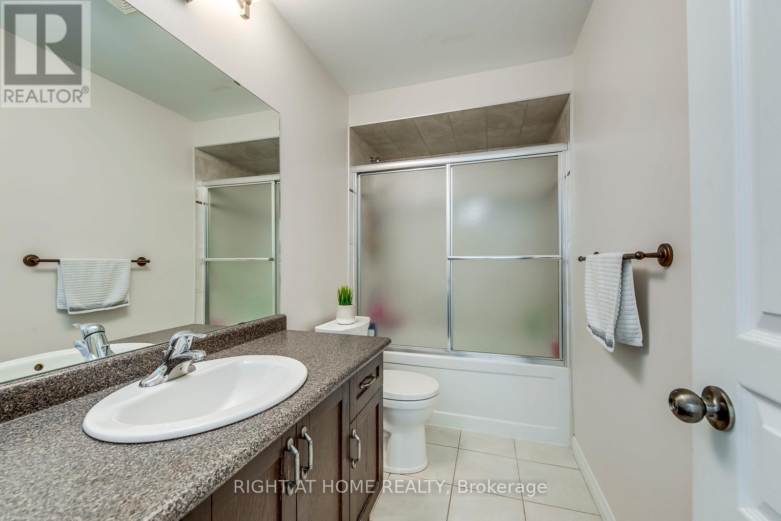 38 ASSISI STREET - 35