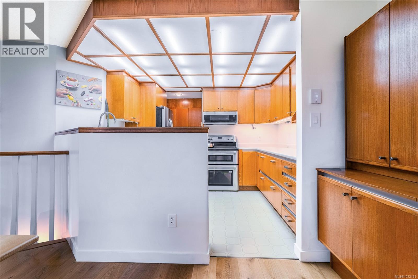 3271 Dolphin Dr, Nanoose Bay