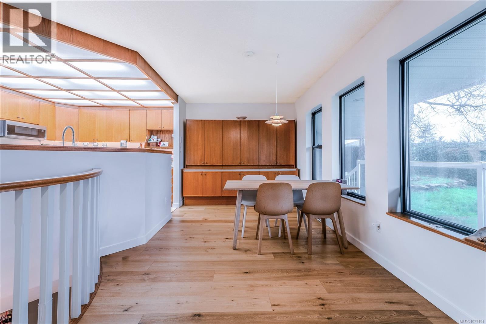 3271 Dolphin Dr, Nanoose Bay